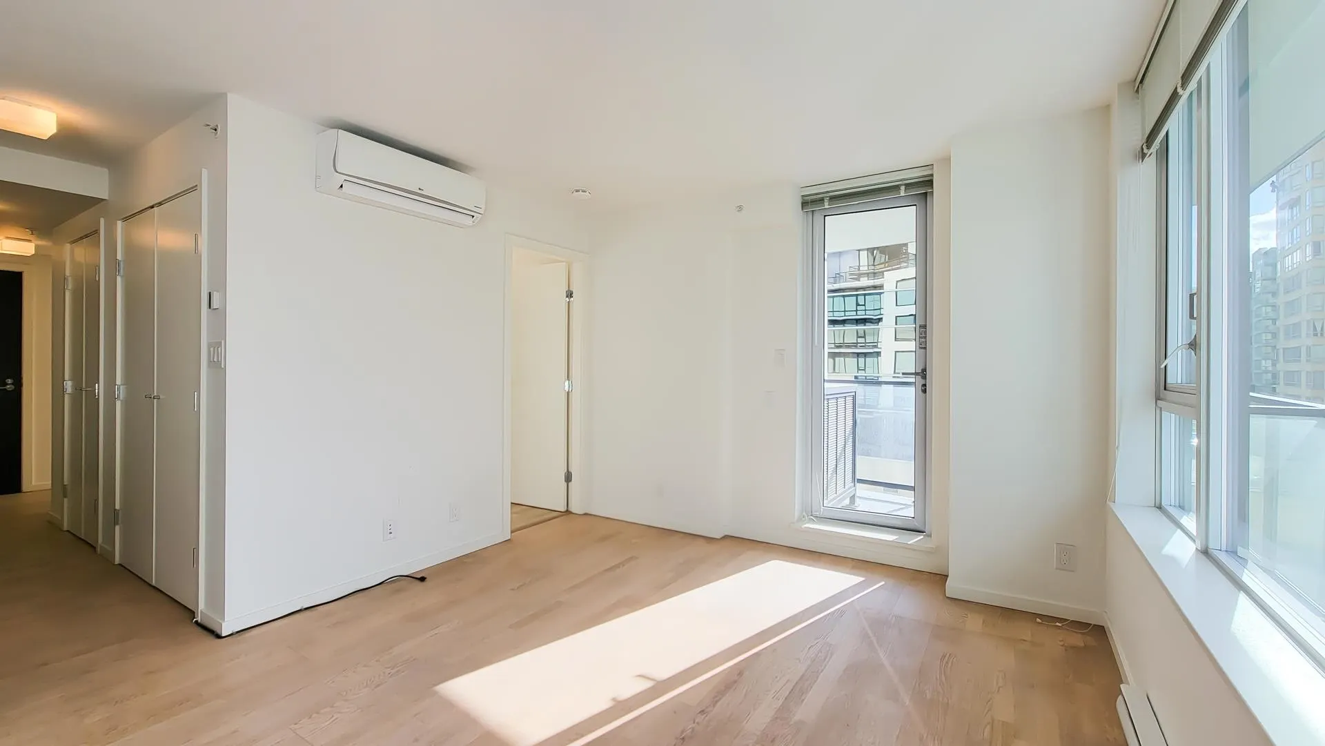 915 7988 Ackroyd Road