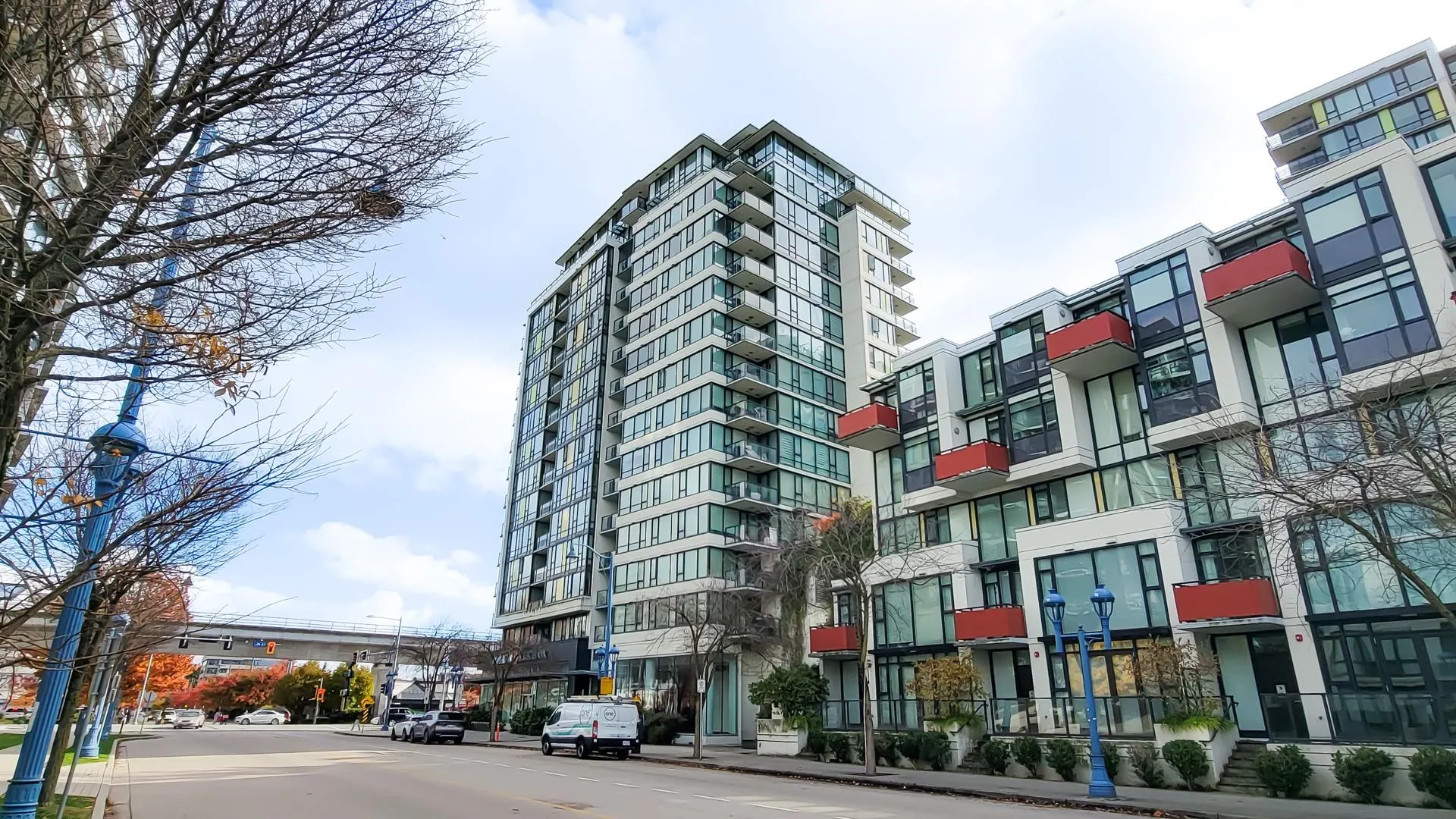 915 7988 Ackroyd Road