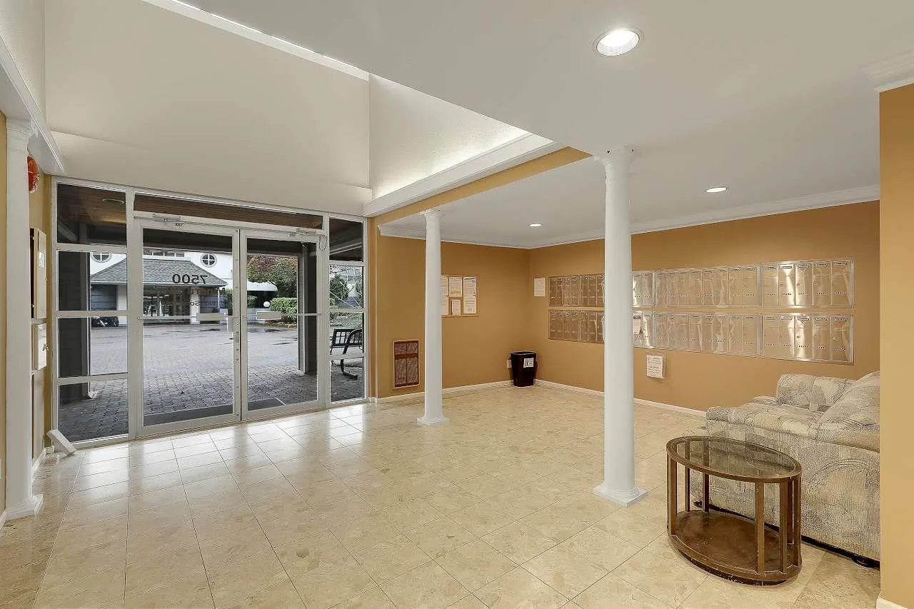 307 7500 Minoru Boulevard