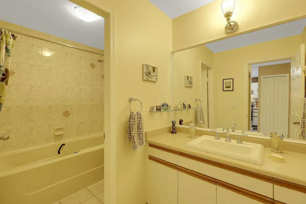 307 7500 Minoru Boulevard