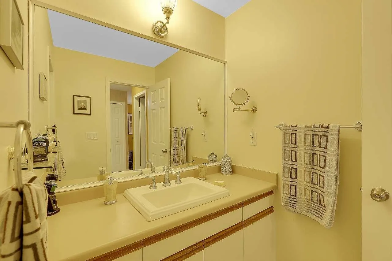 307 7500 Minoru Boulevard