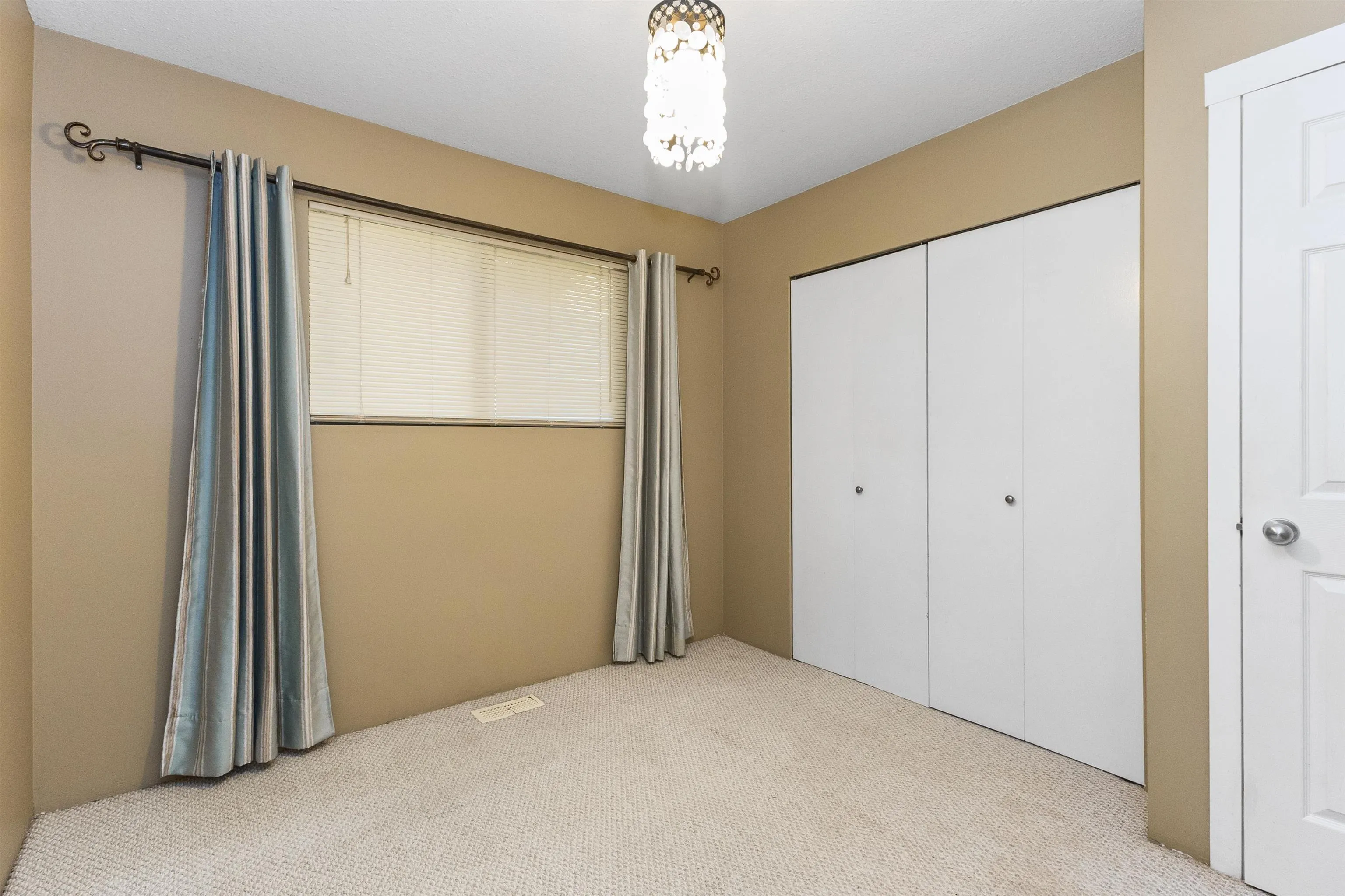 34899 Glenn Mountain Drive