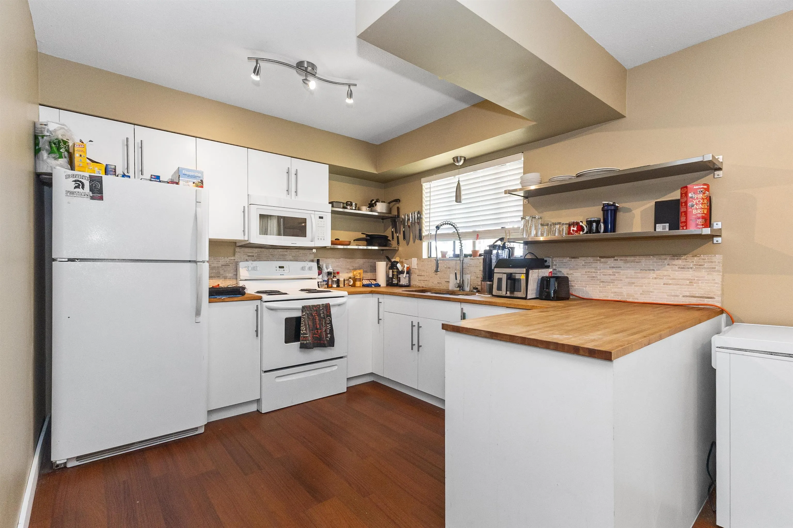 34899 Glenn Mountain Drive