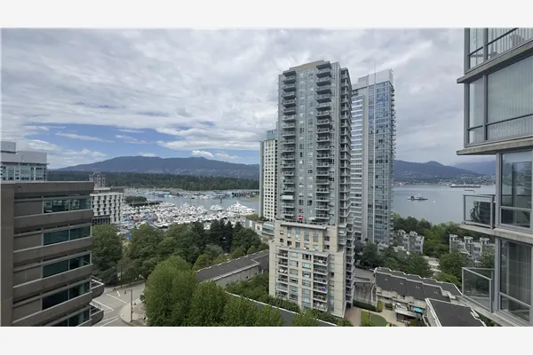 1404 1228 W Hastings Street