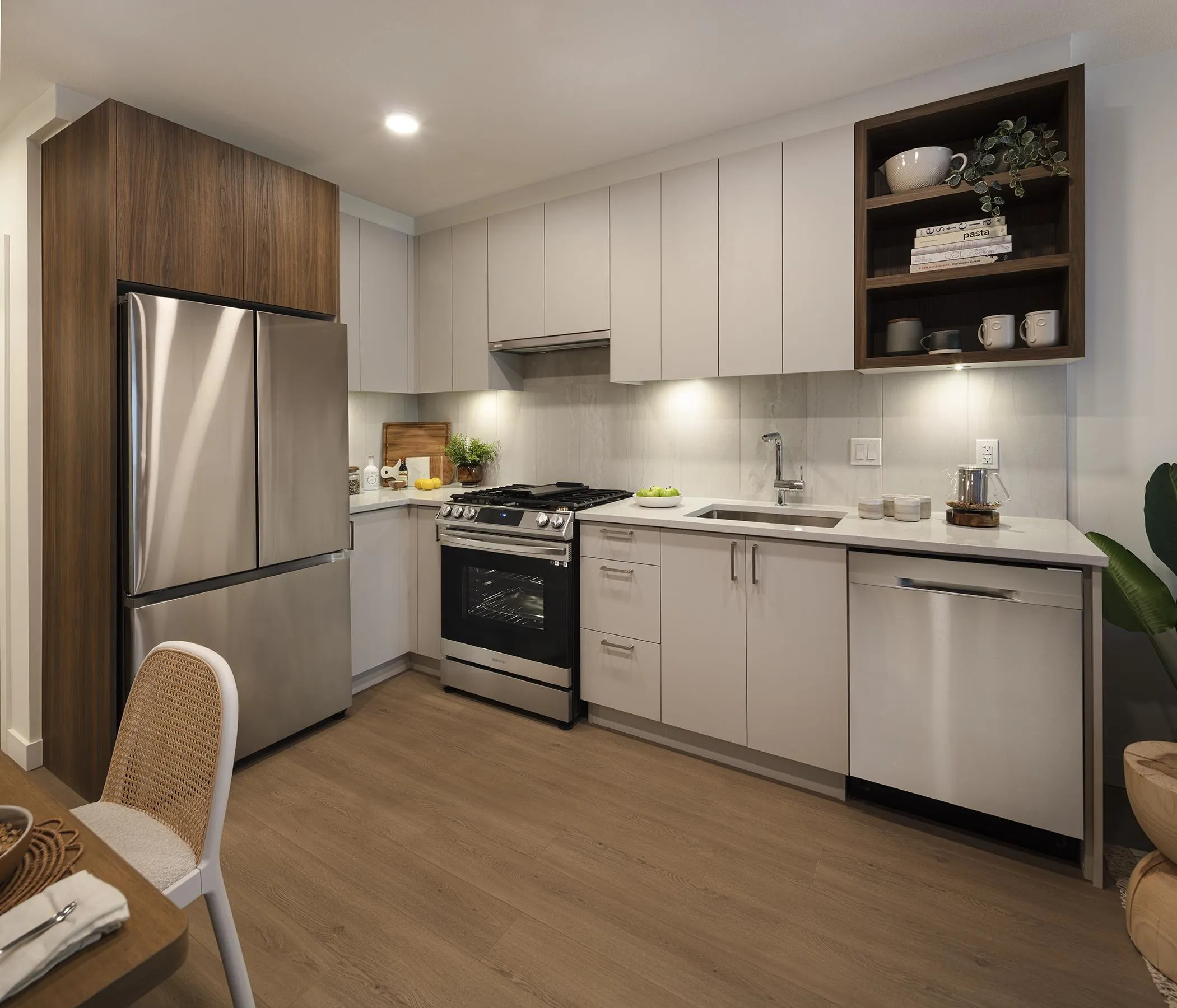 504 723 Grover Avenue