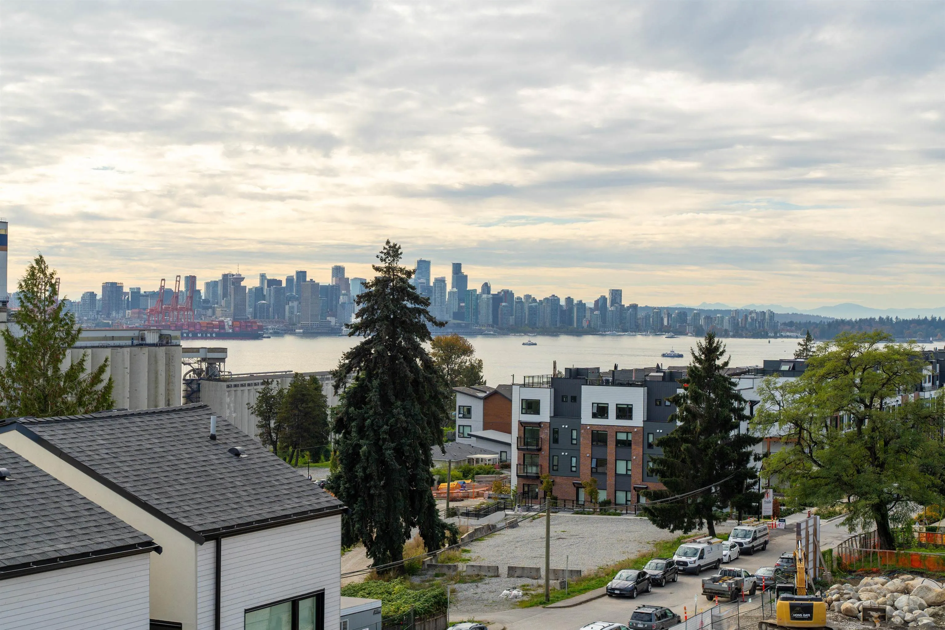 228 650 E 2nd Street