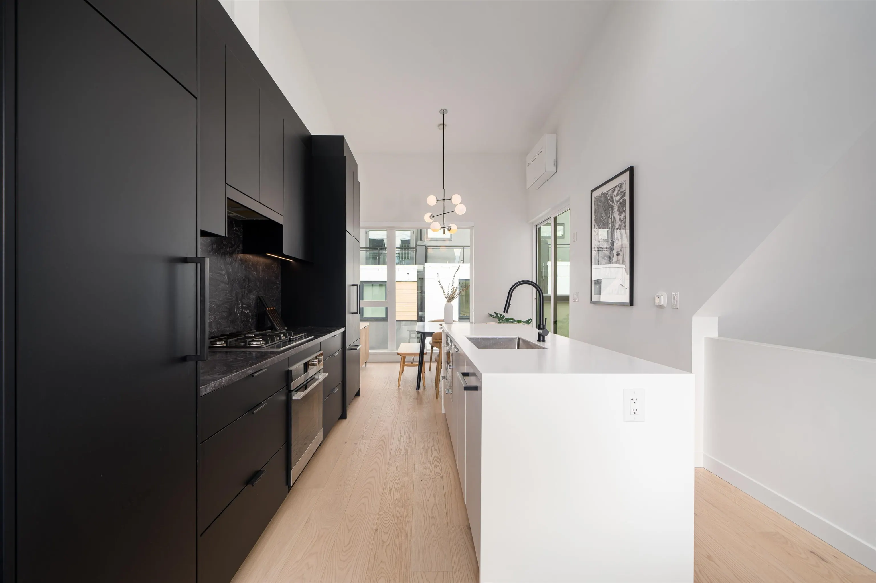 228 650 E 2nd Street