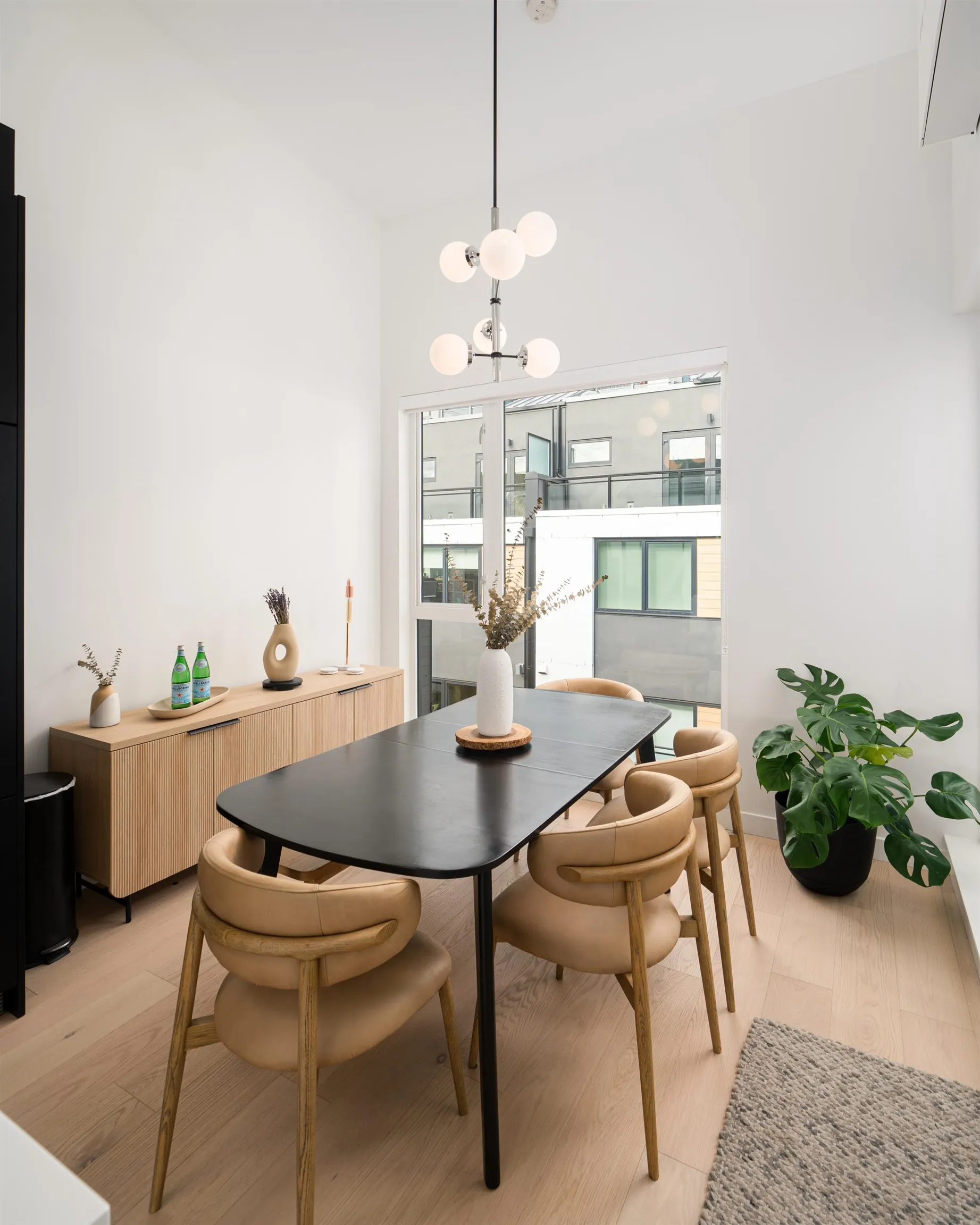 228 650 E 2nd Street