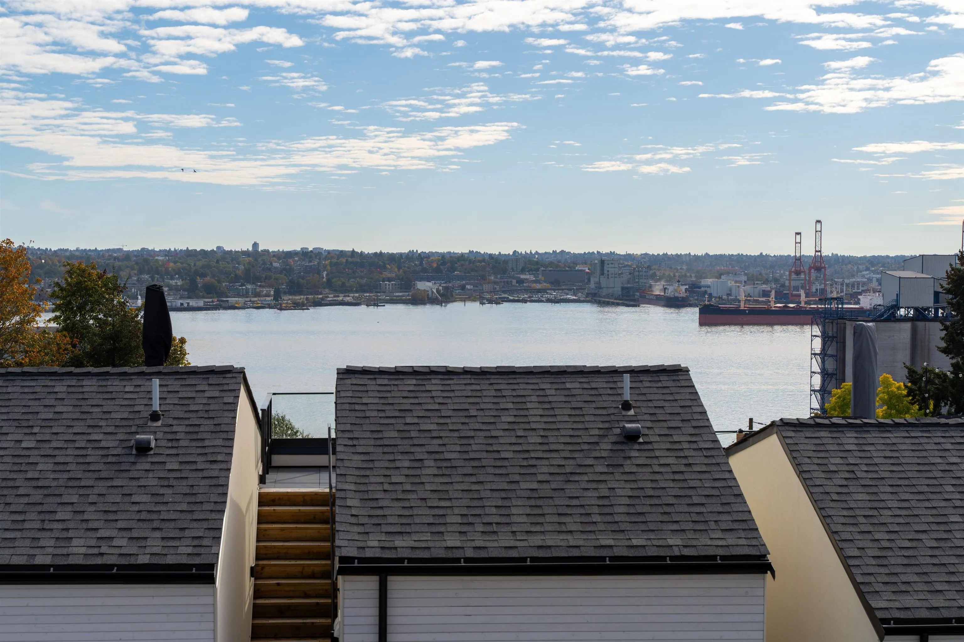 228 650 E 2nd Street