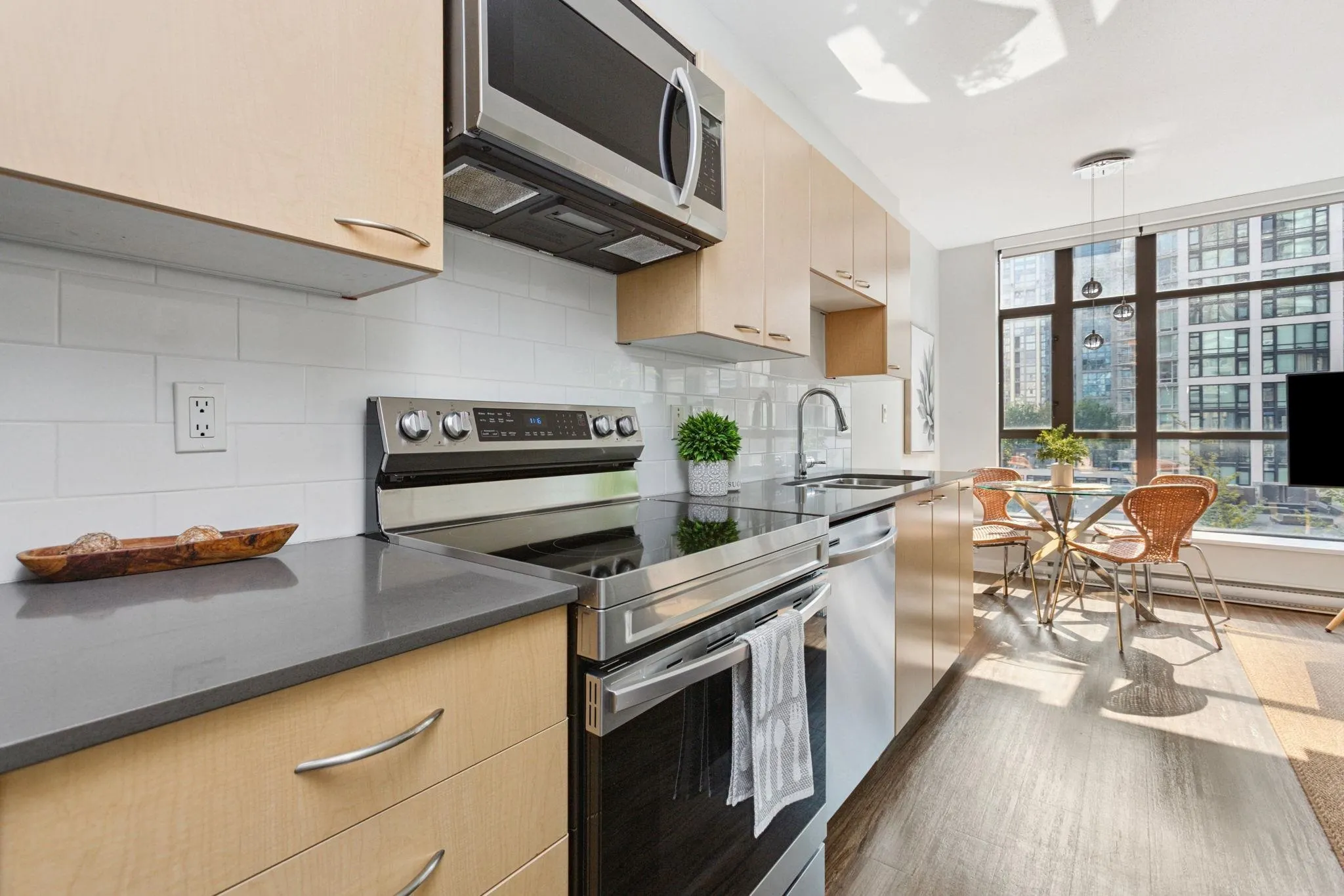 509 1249 Granville Street