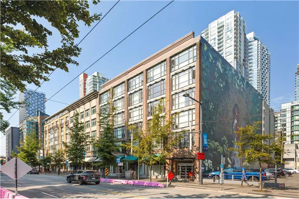 509 1249 Granville Street
