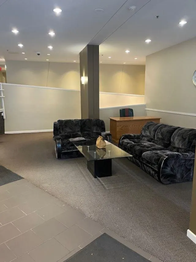 1505 9830 Whalley Boulevard