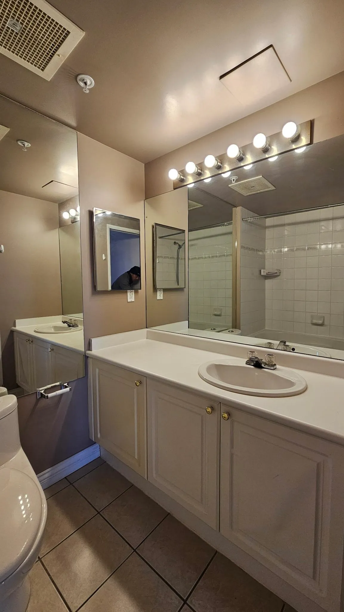 1505 9830 Whalley Boulevard