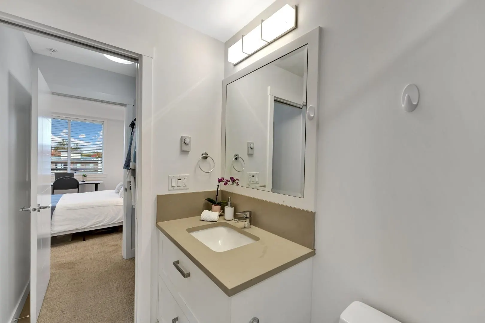 317 5638 201a Street