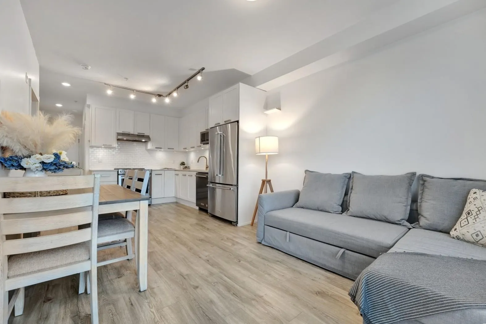 317 5638 201a Street