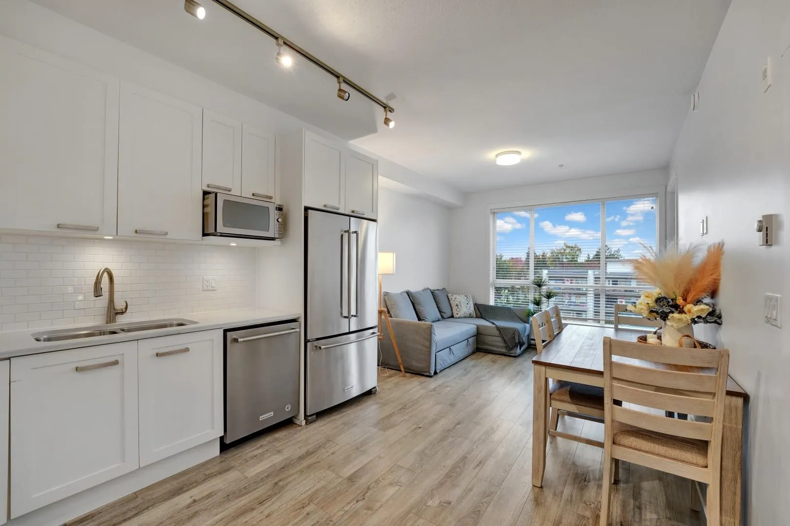 317 5638 201a Street