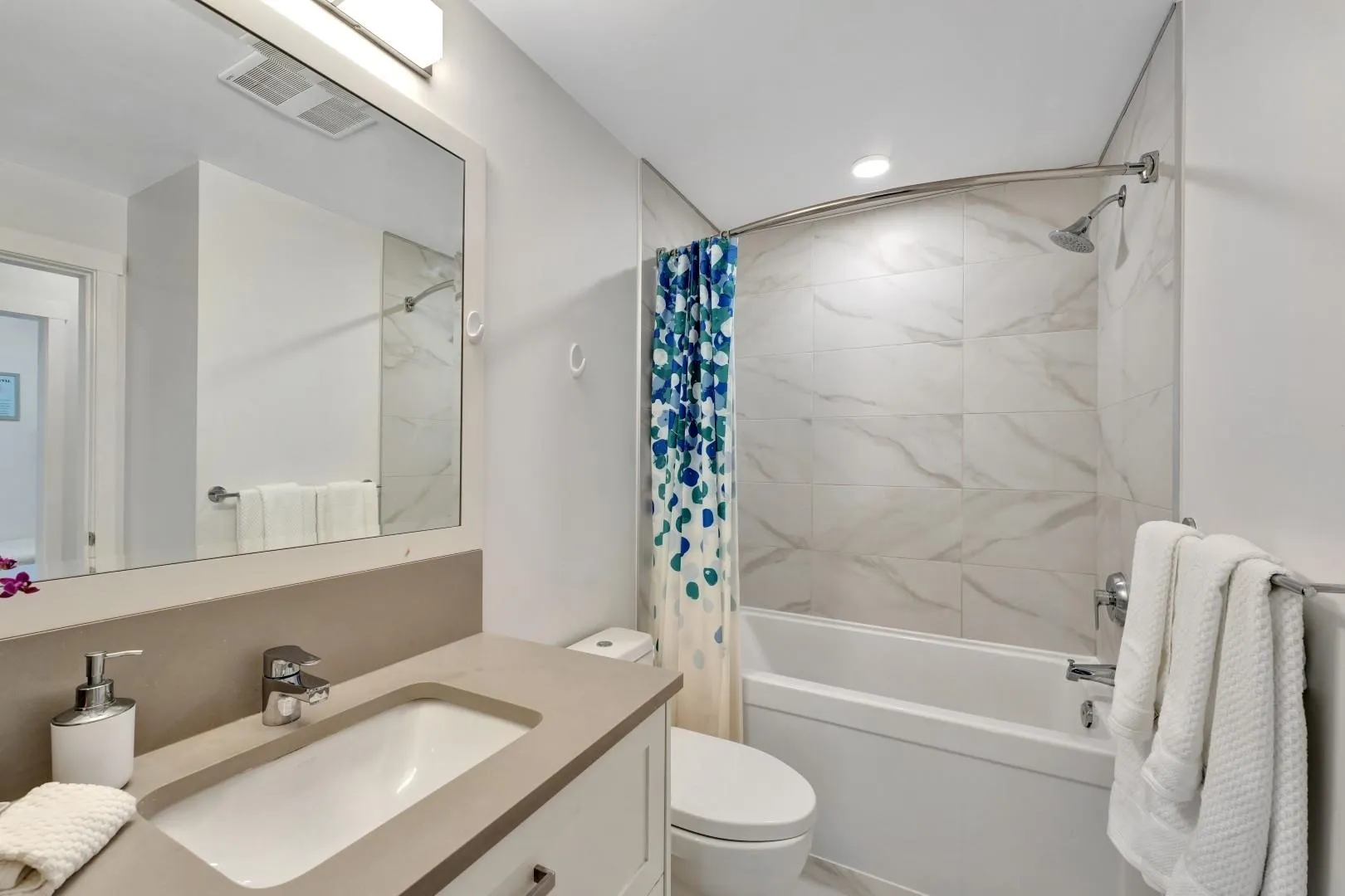 317 5638 201a Street