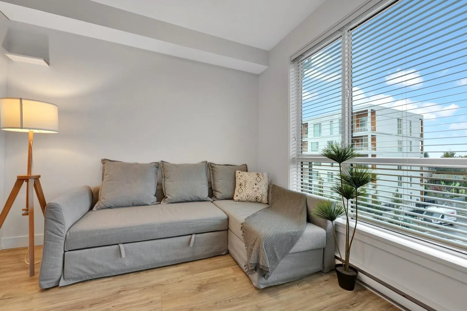 317 5638 201a Street