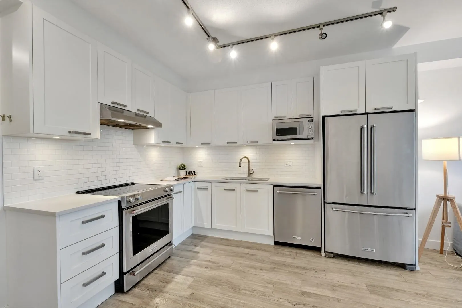 317 5638 201a Street