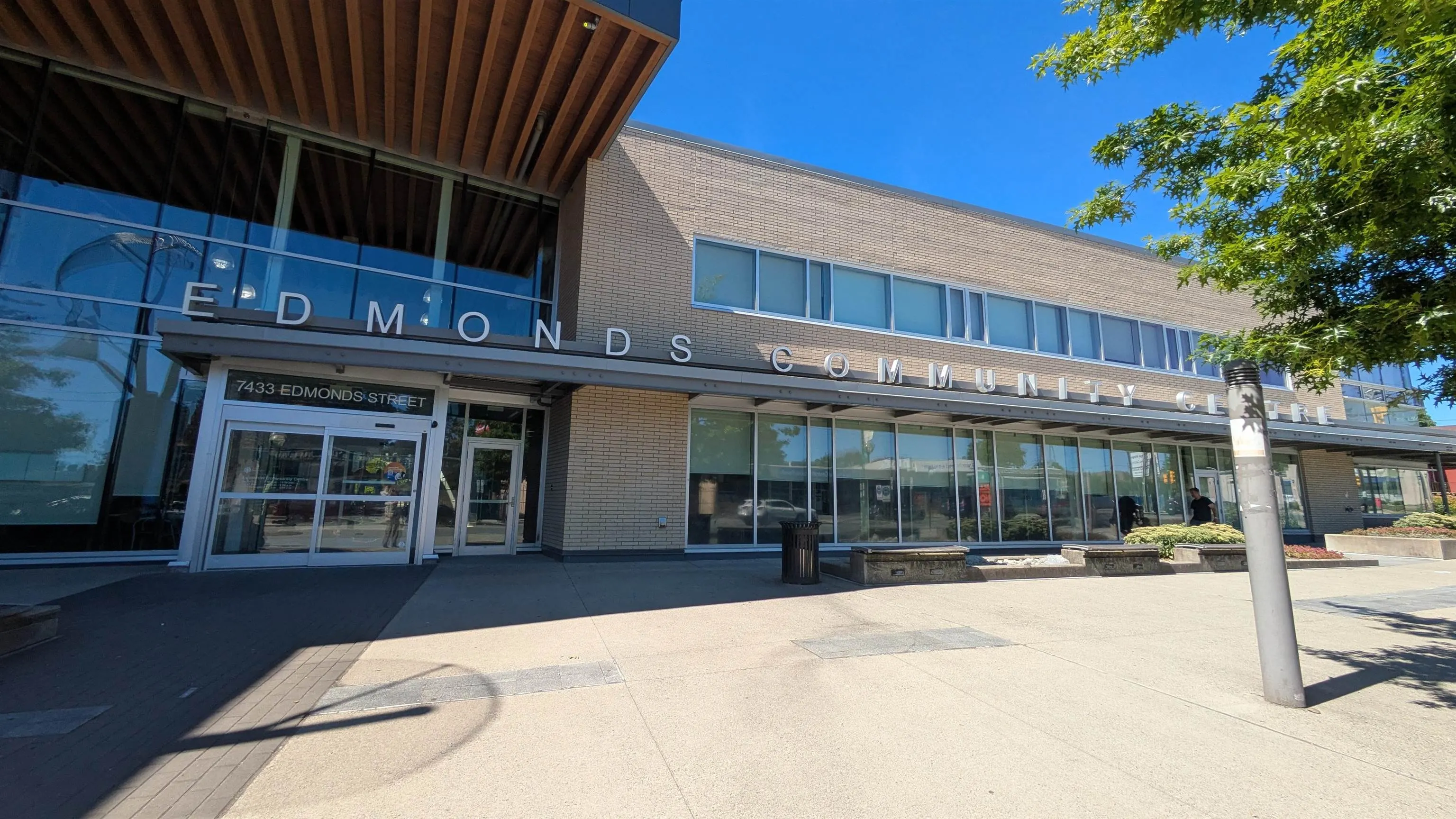 27 6670 Rumble Street