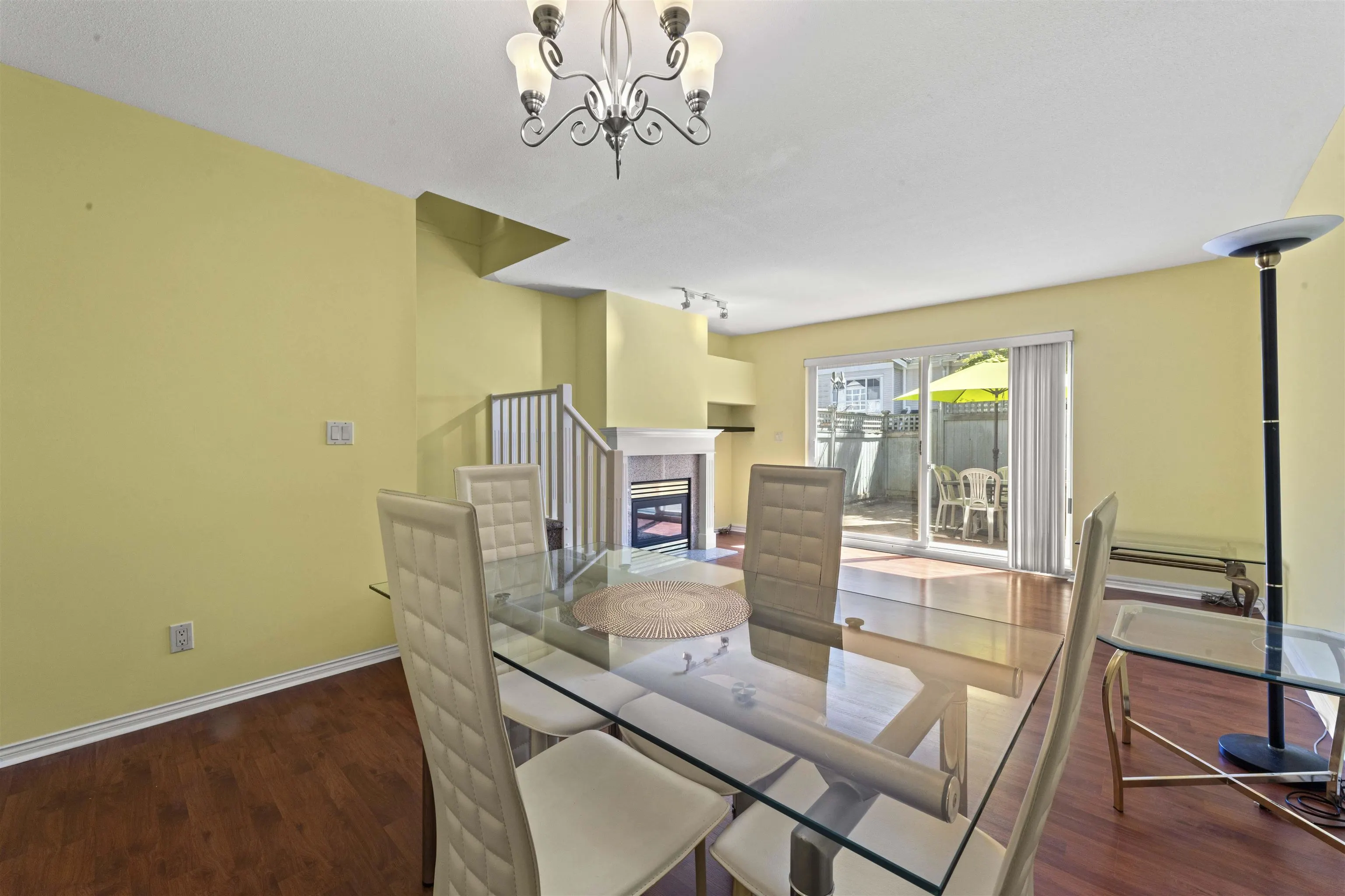 27 6670 Rumble Street