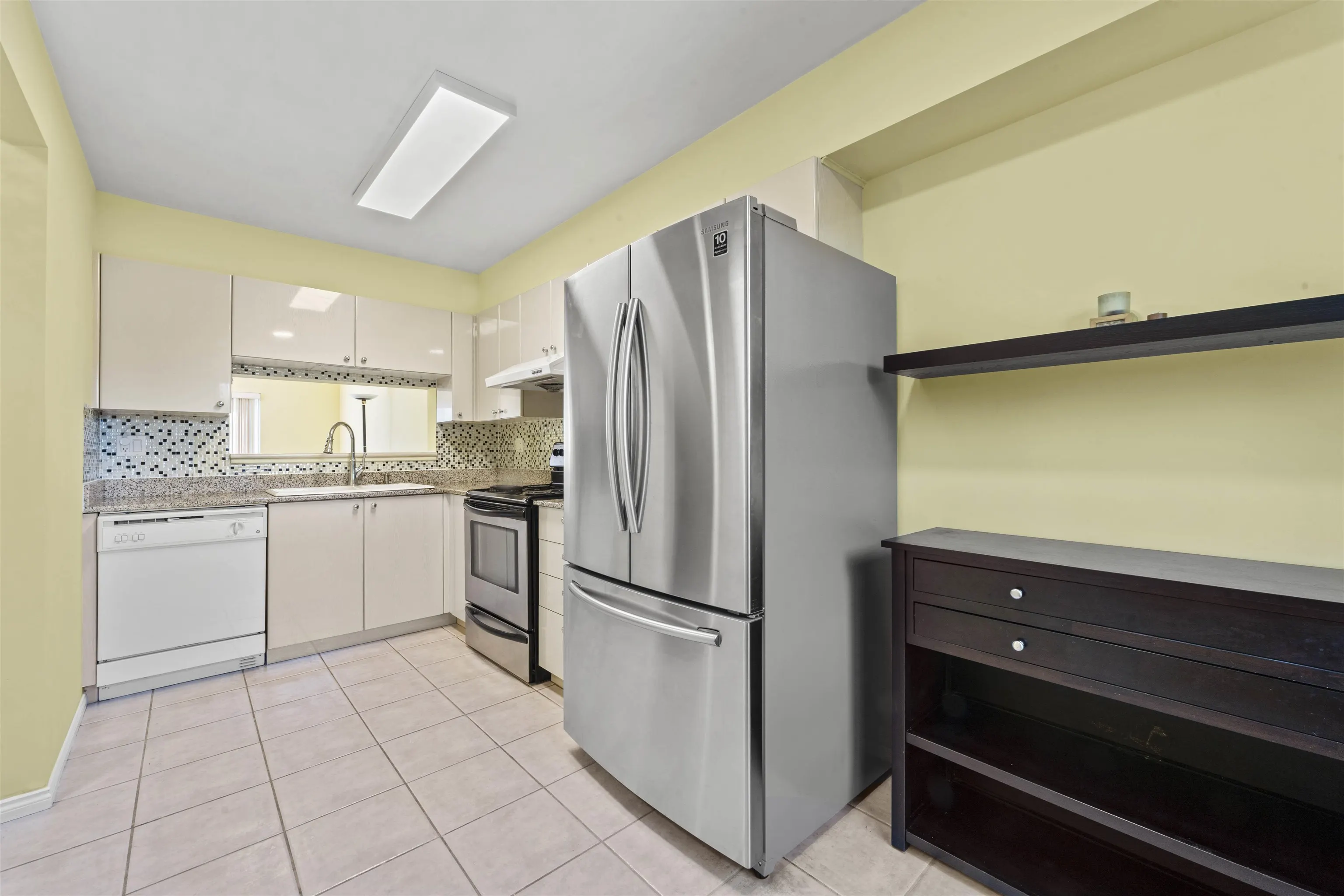 27 6670 Rumble Street