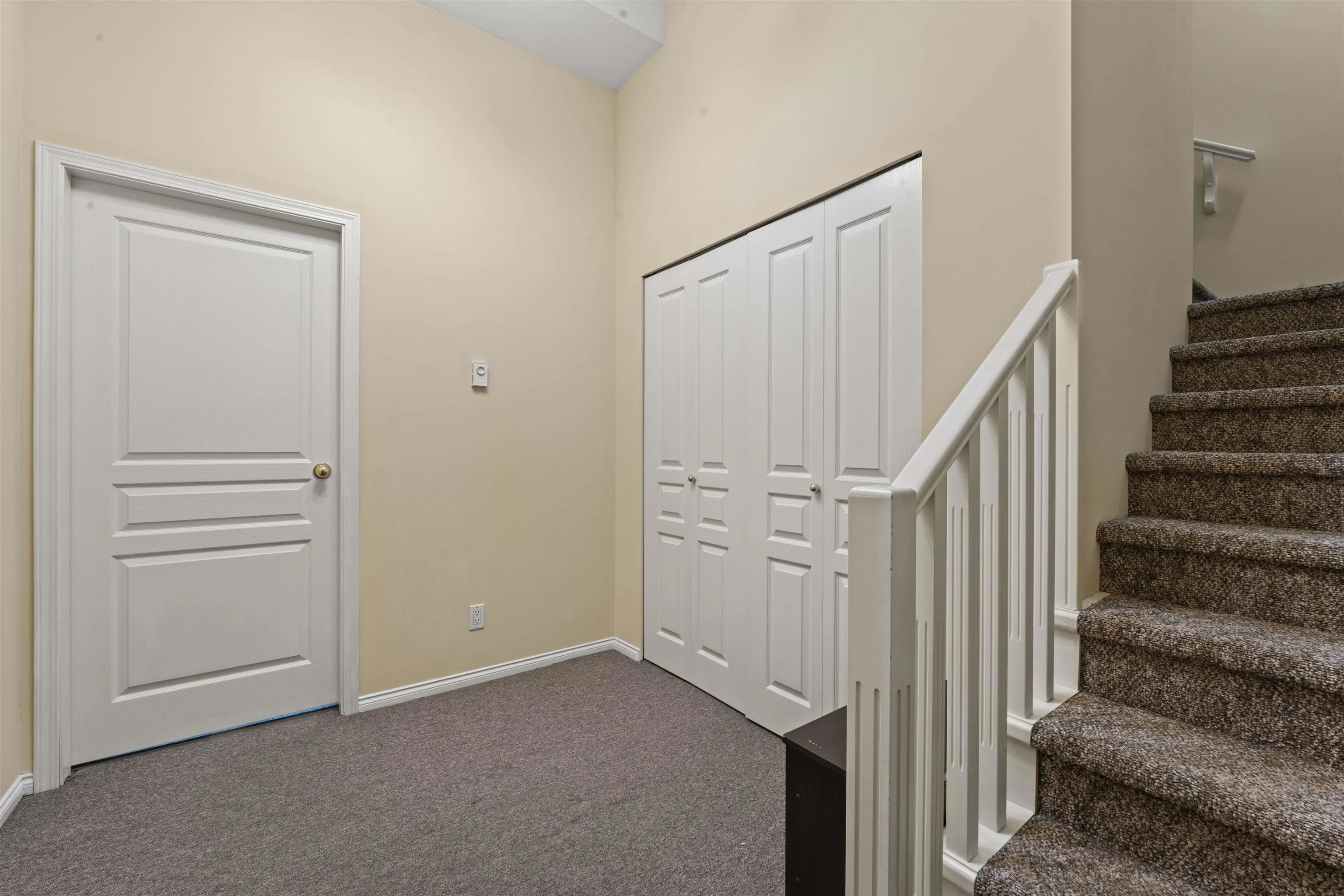 27 6670 Rumble Street