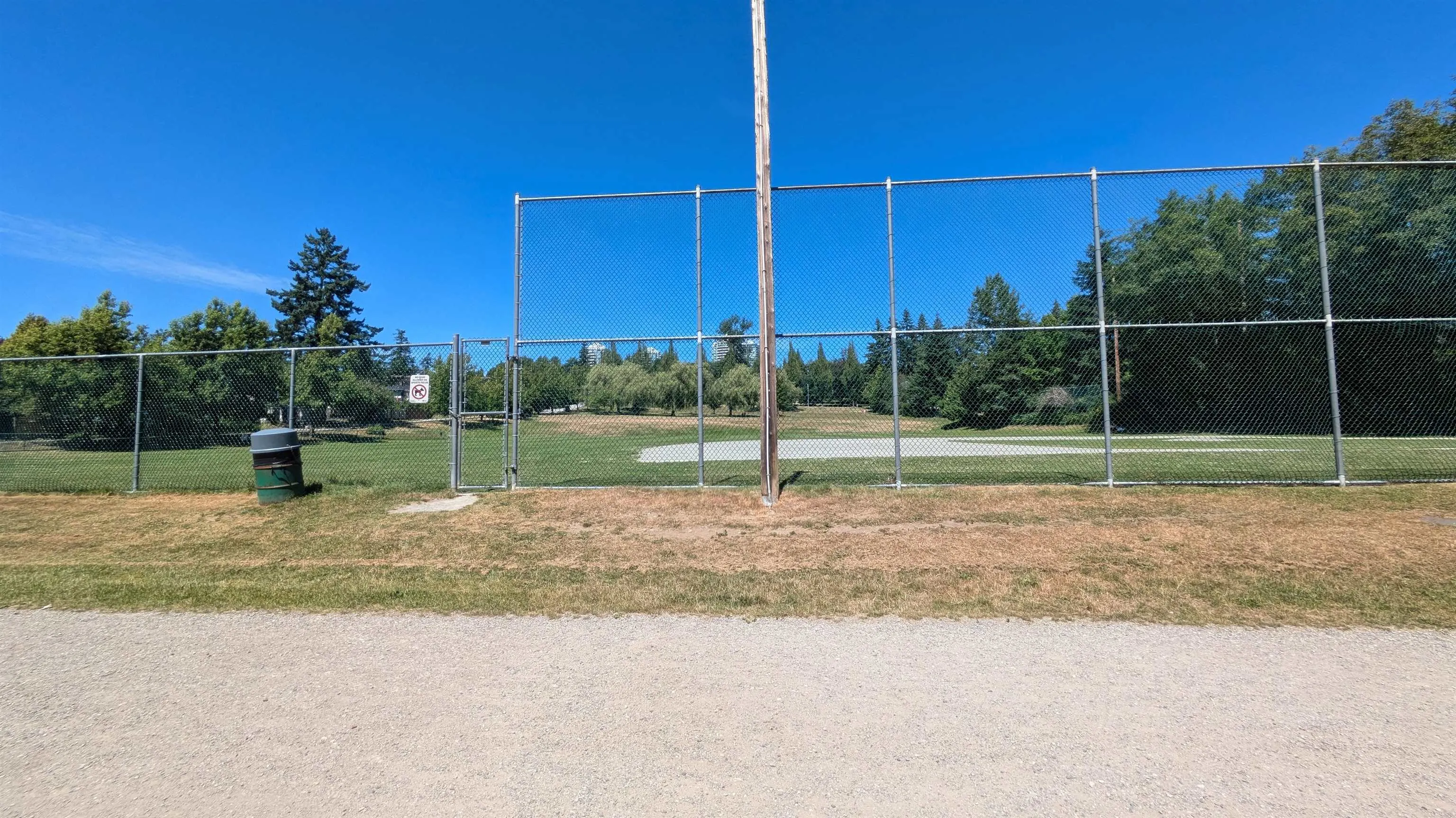 27 6670 Rumble Street