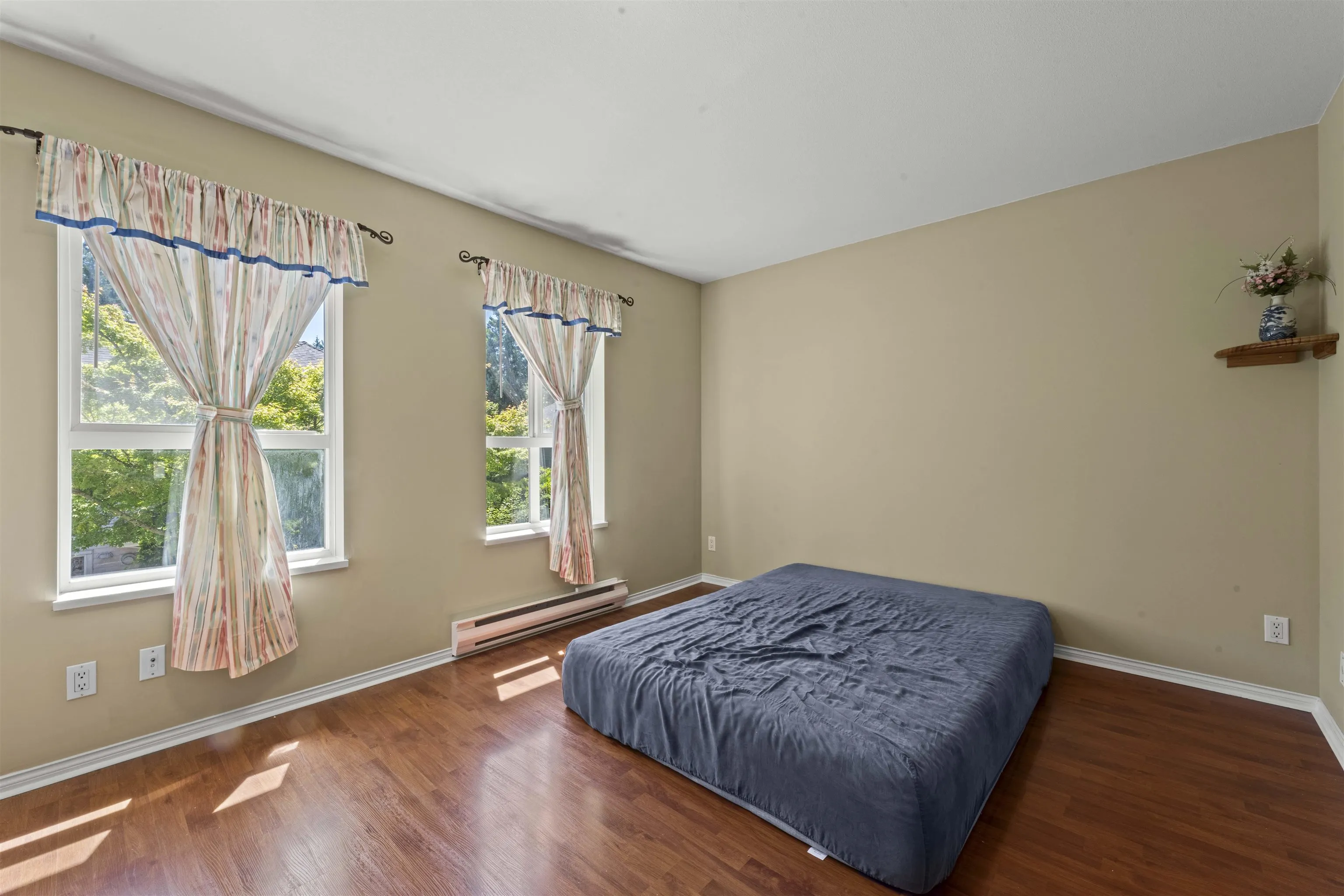 27 6670 Rumble Street