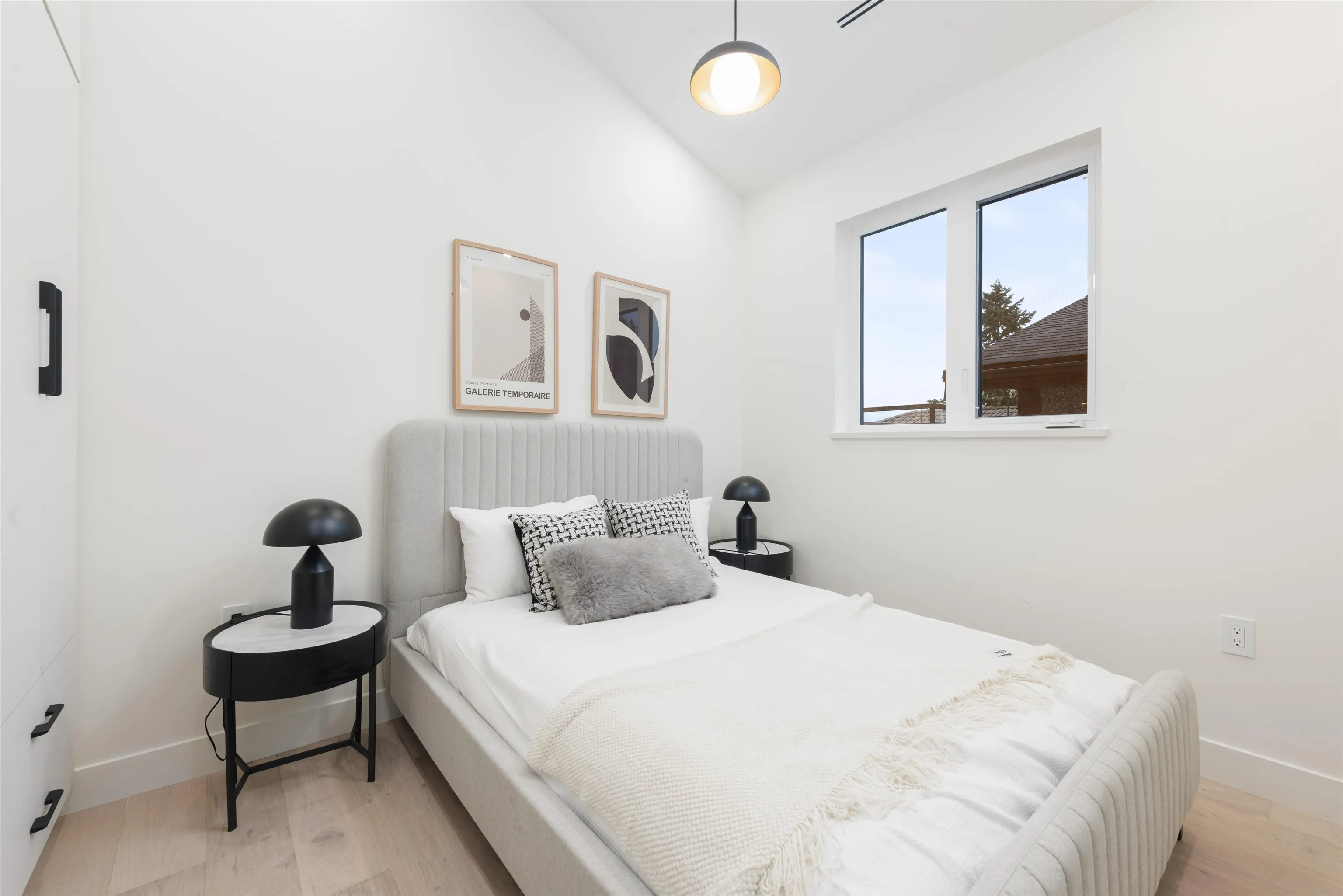 1 65 E King Edward Avenue