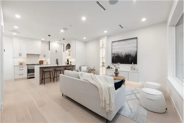 1 65 E King Edward Avenue