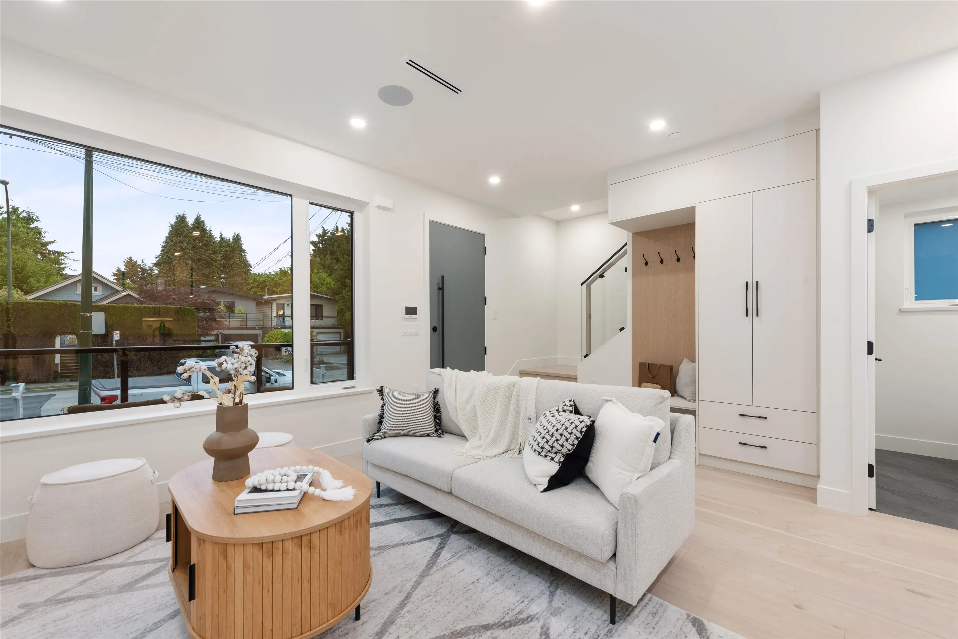 1 65 E King Edward Avenue