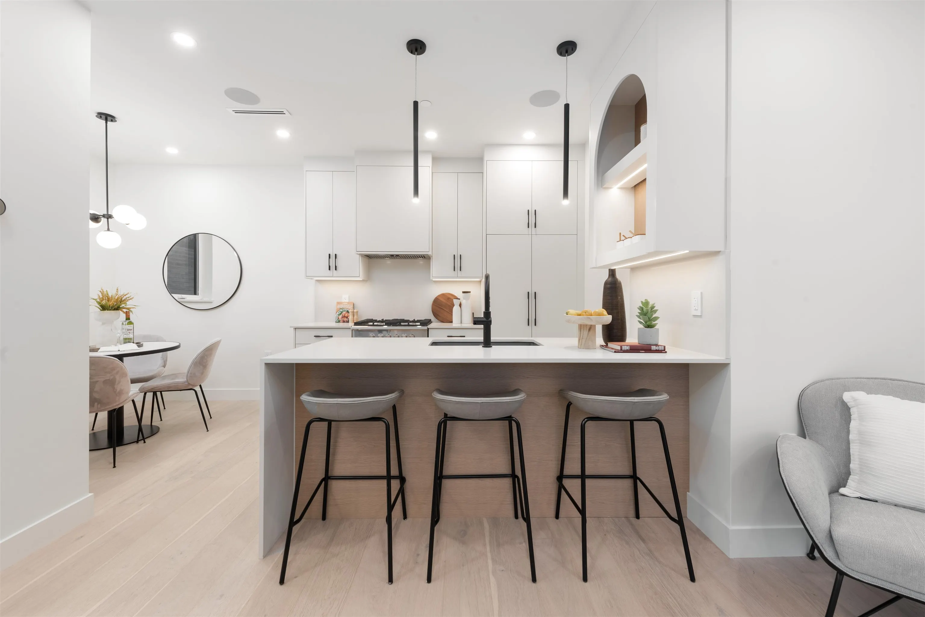 1 65 E King Edward Avenue