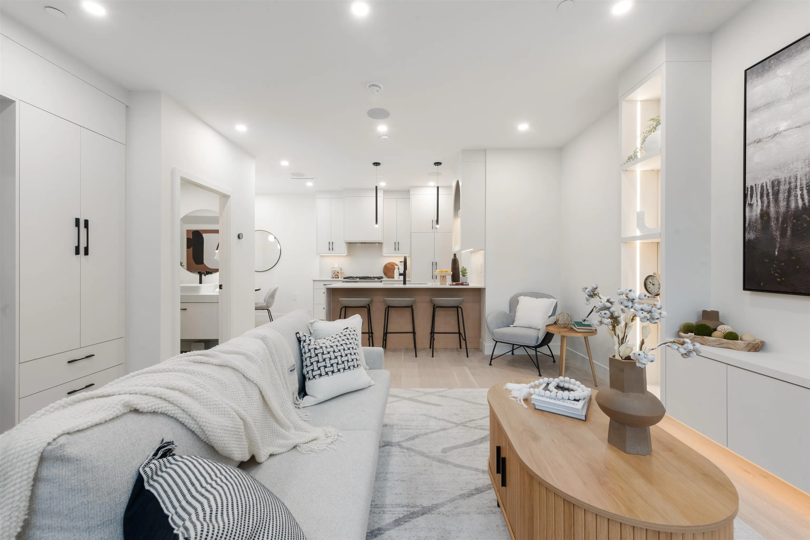 1 65 E King Edward Avenue