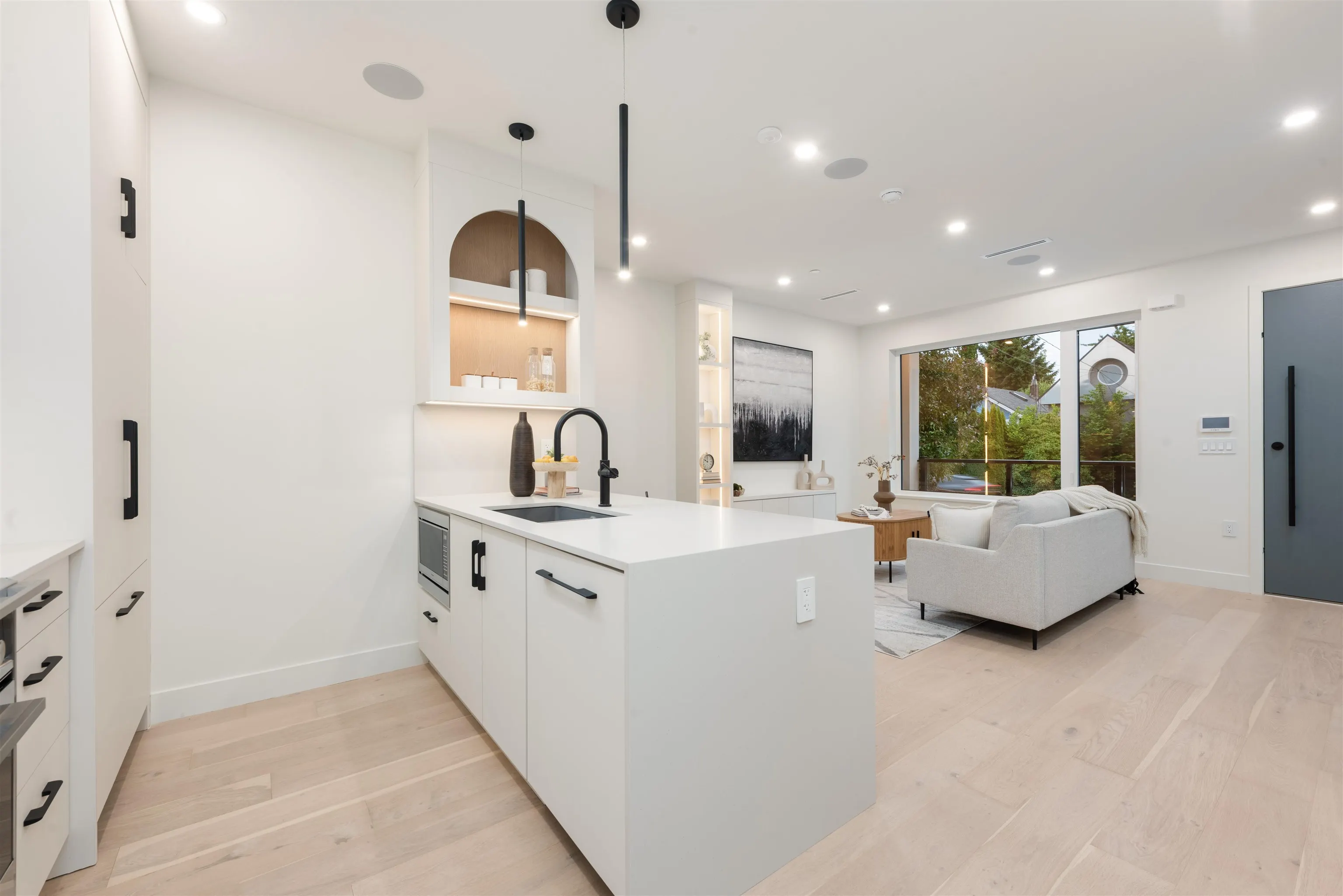 1 65 E King Edward Avenue