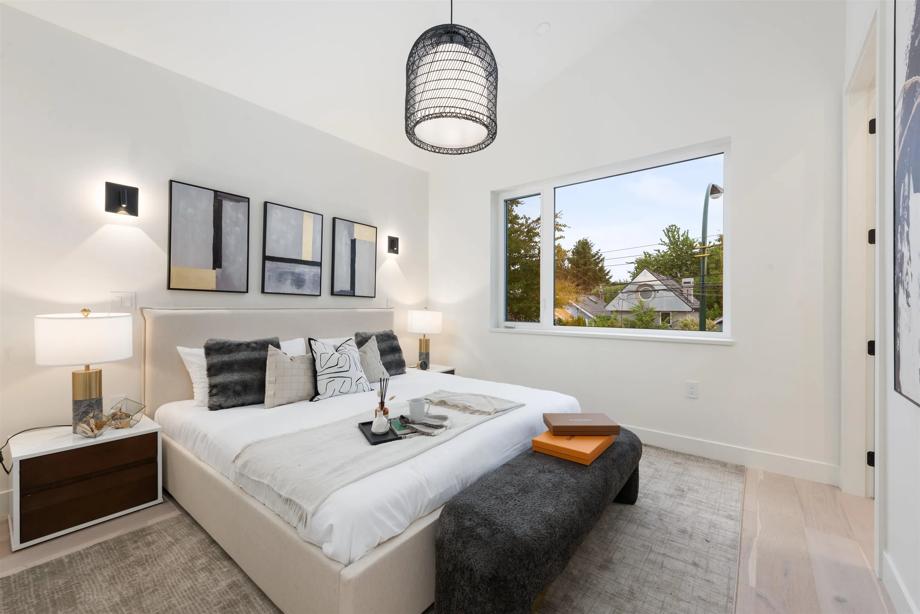 1 65 E King Edward Avenue