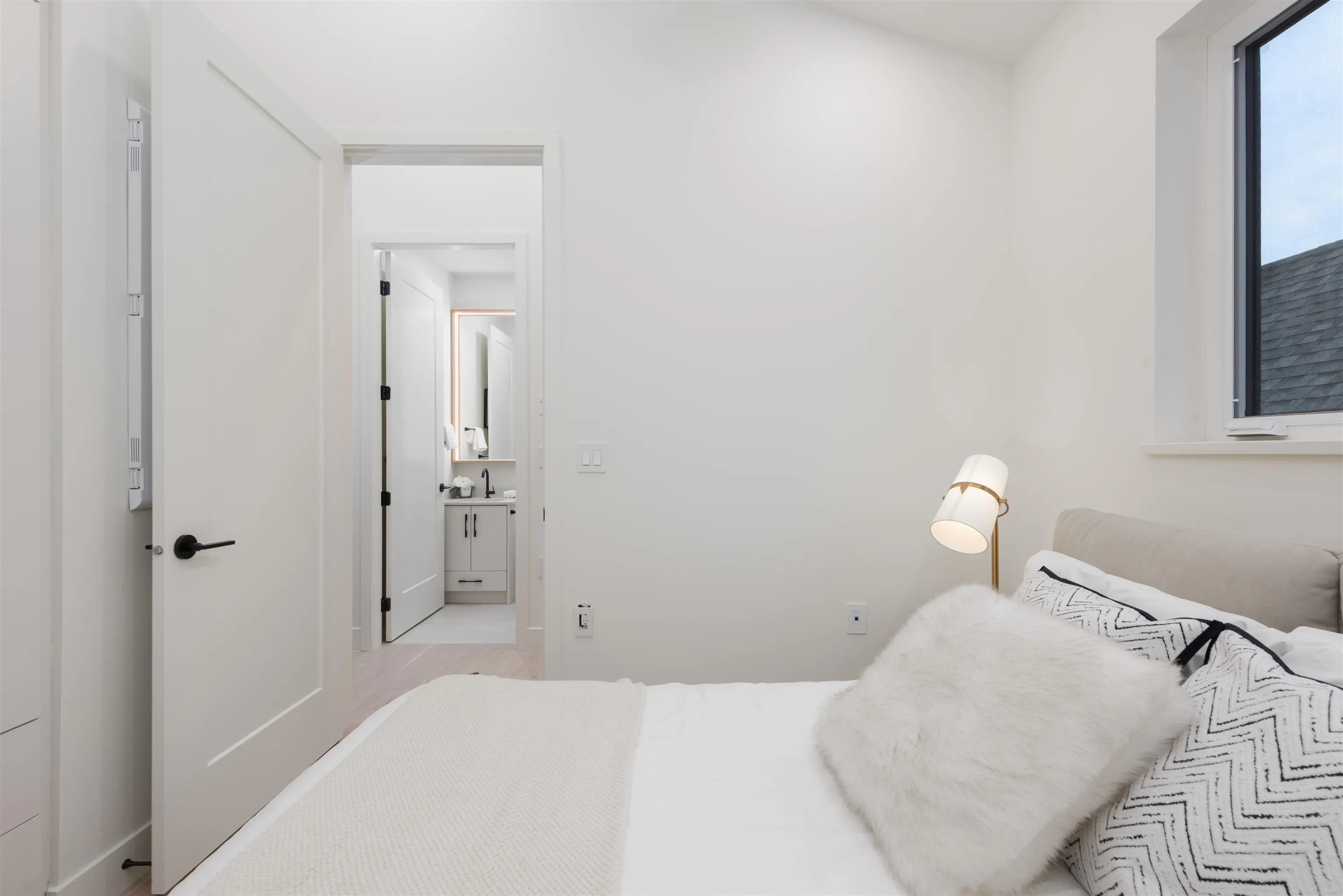 1 65 E King Edward Avenue