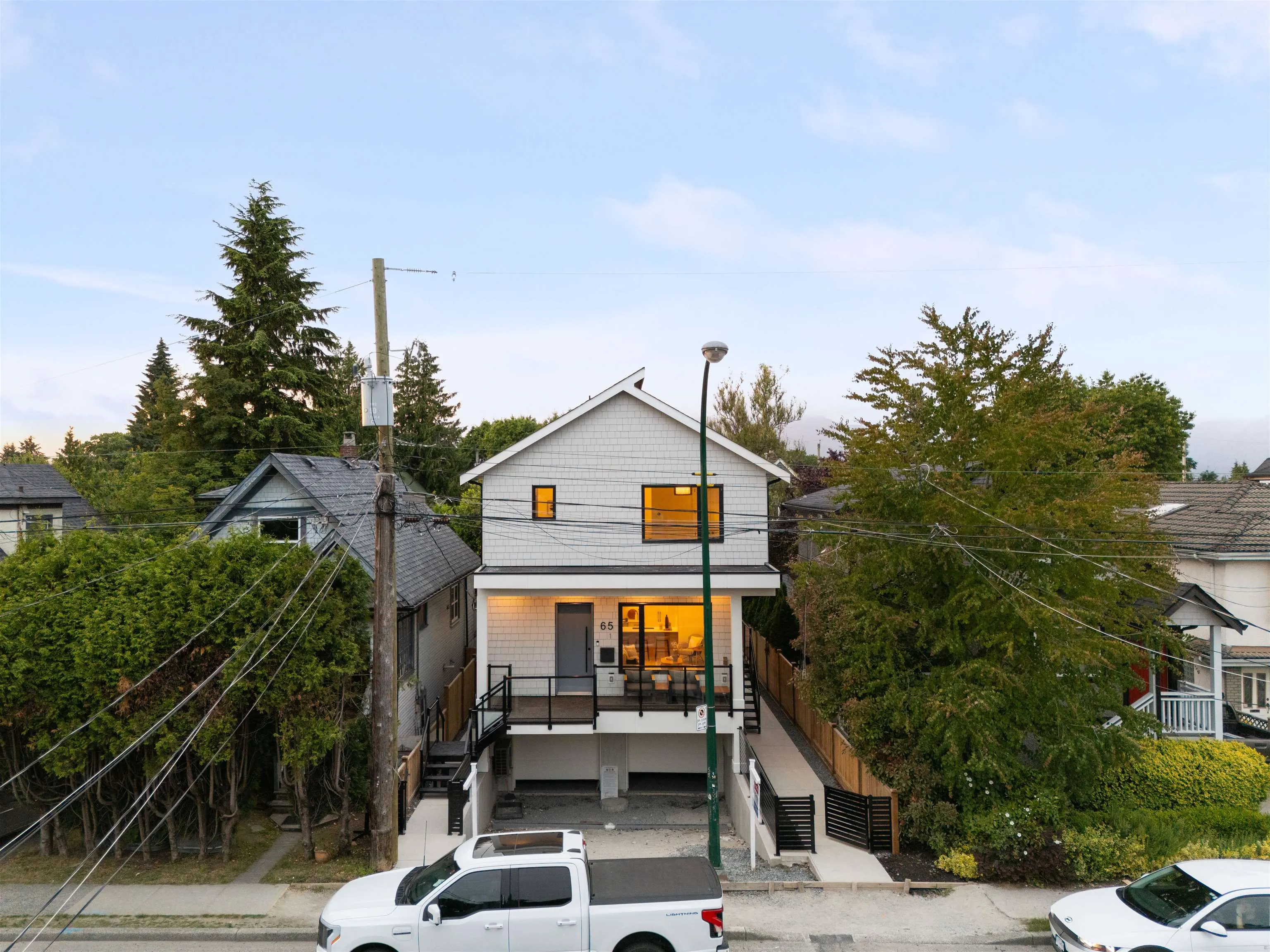 1 65 E King Edward Avenue