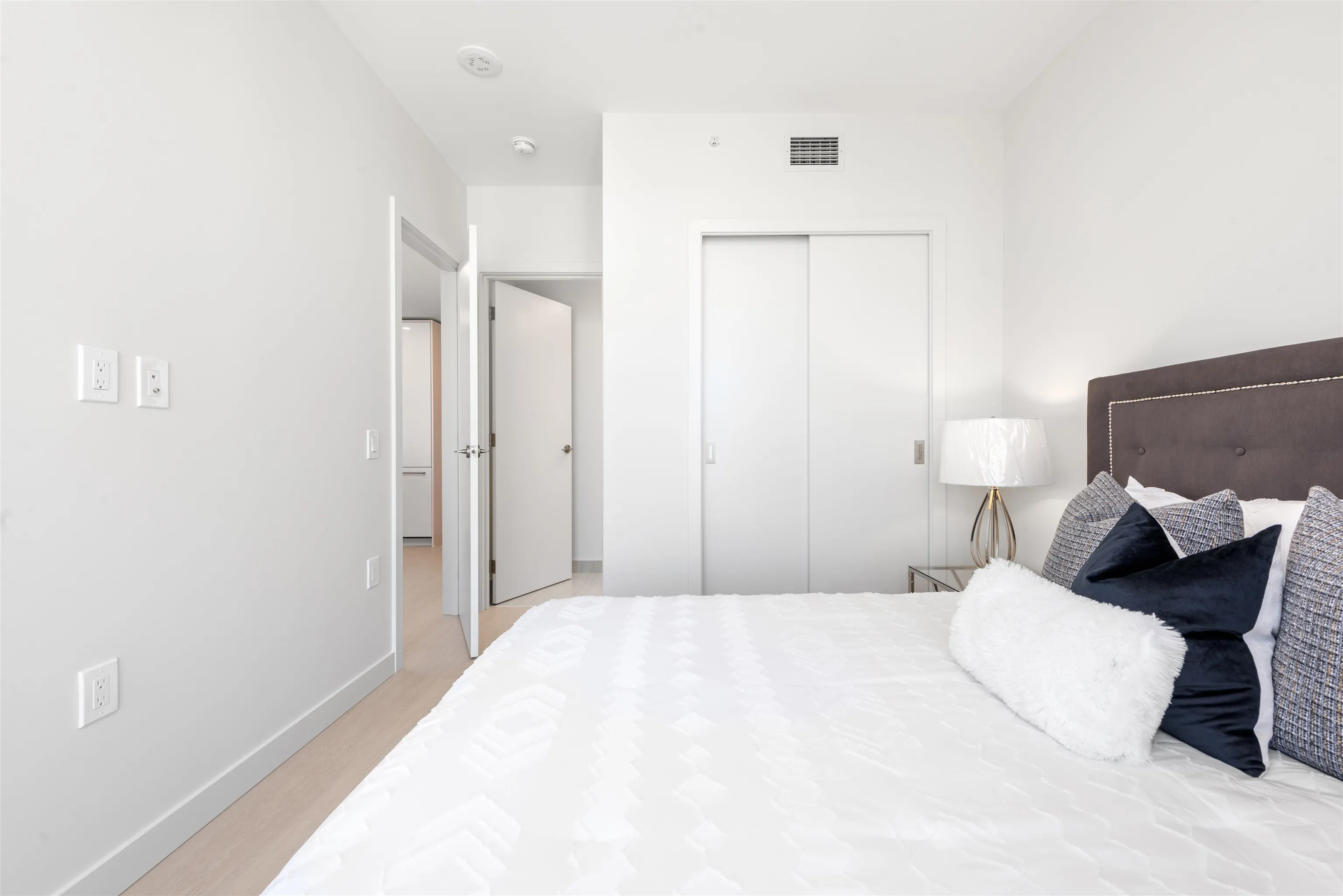 1409 5987 Wilson Avenue