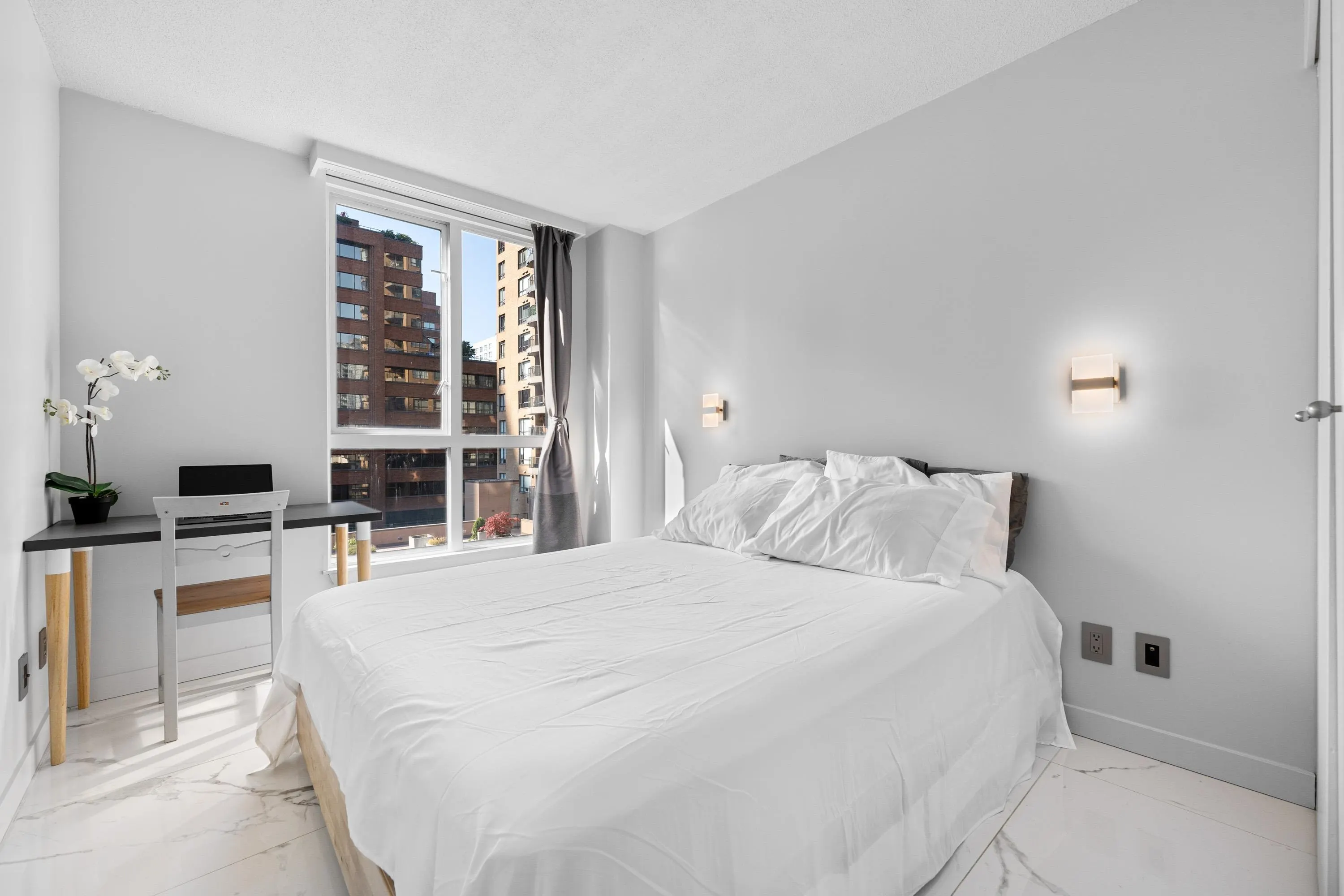 702 1188 Howe Street