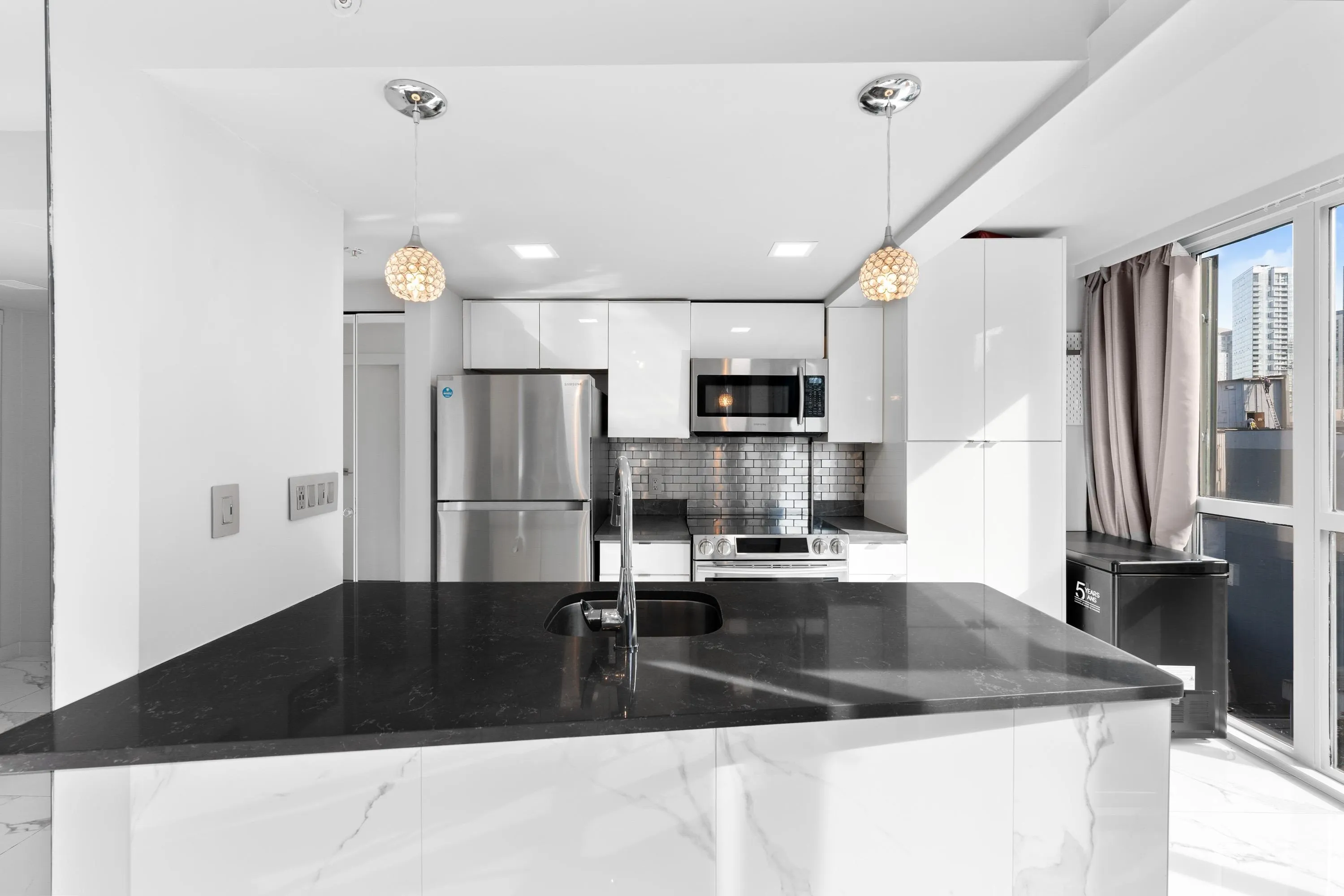 702 1188 Howe Street