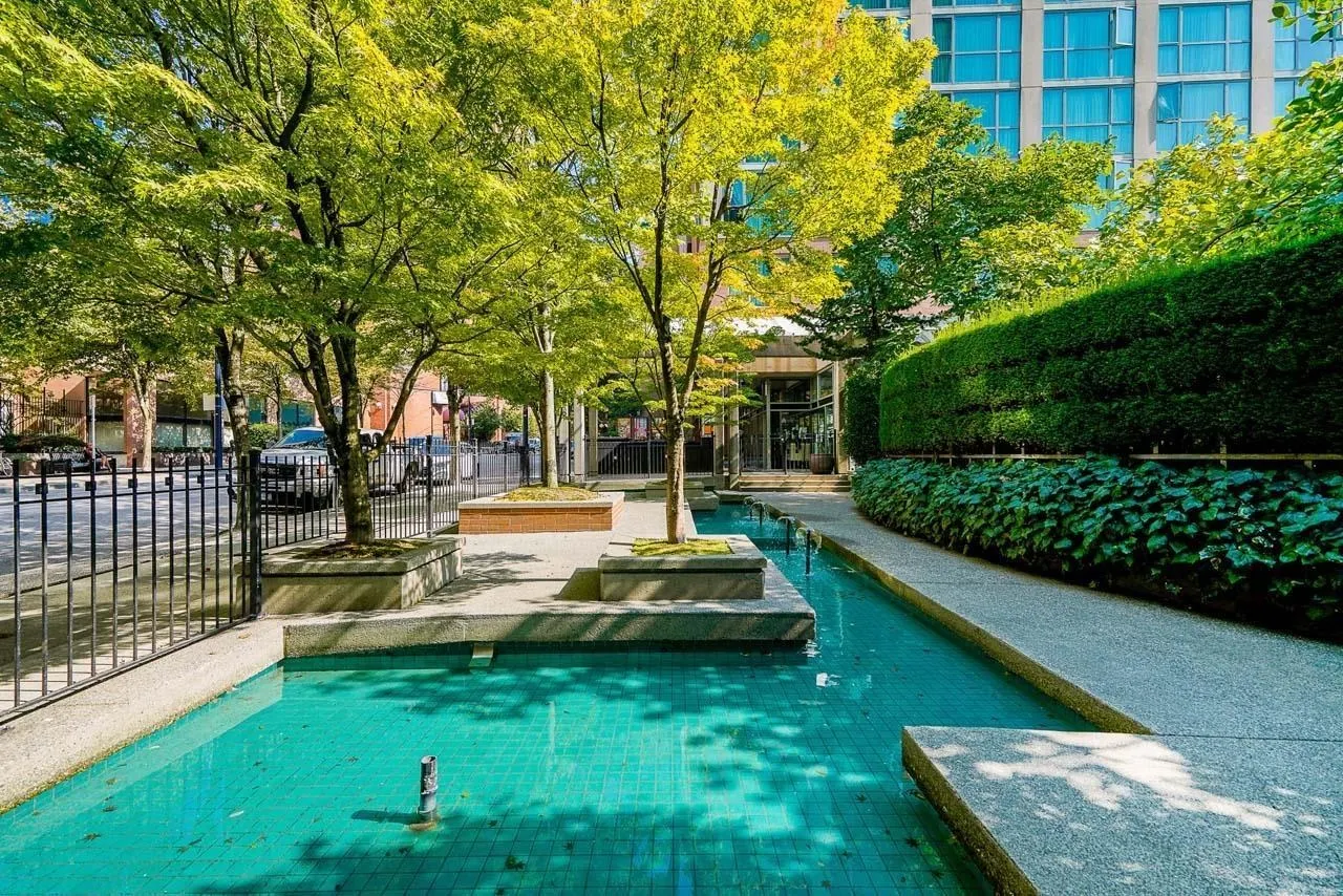 702 1188 Howe Street