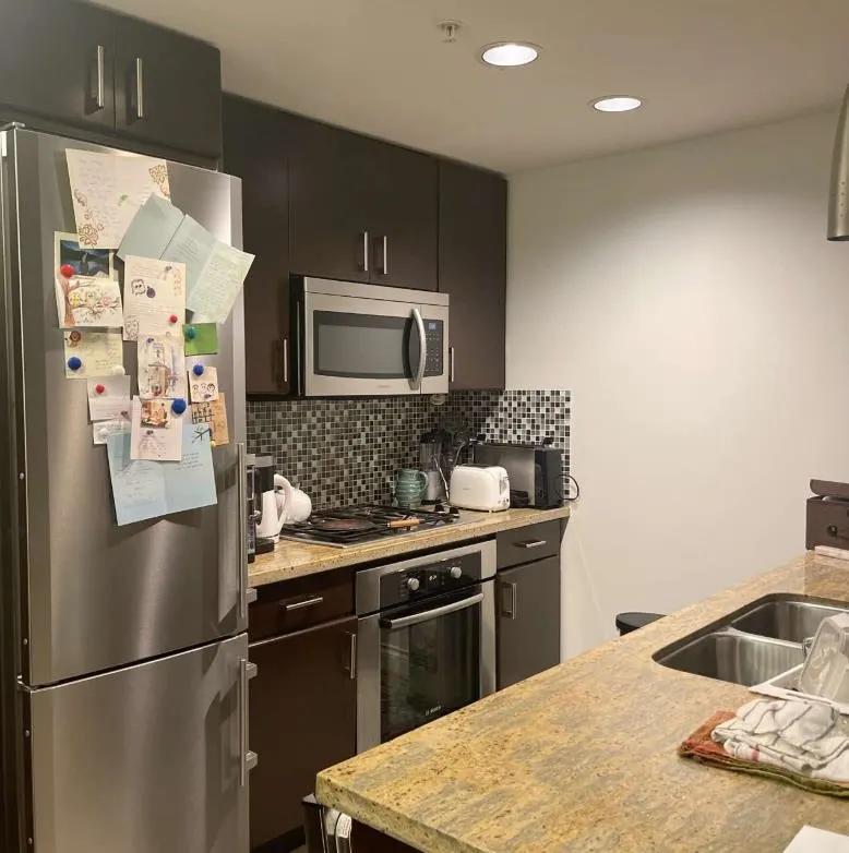 205 172 Victory Ship Way