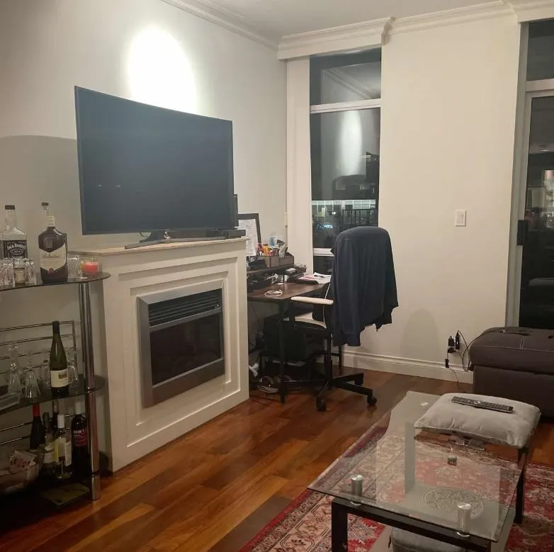 205 172 Victory Ship Way