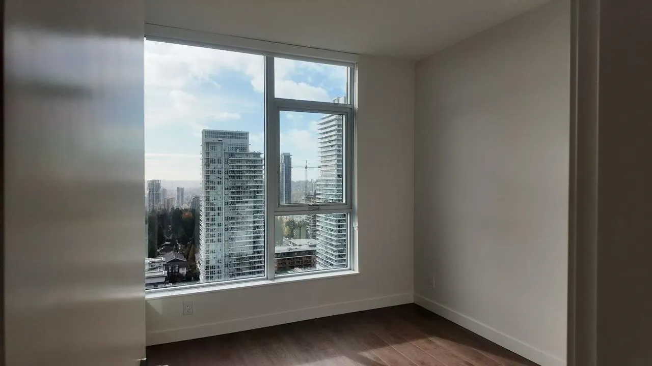 2103 537 Cottonwood Avenue