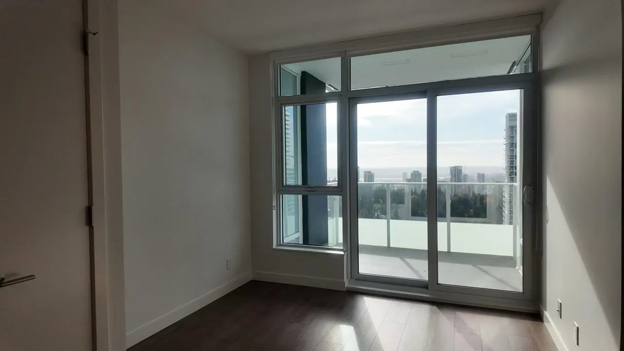 2103 537 Cottonwood Avenue