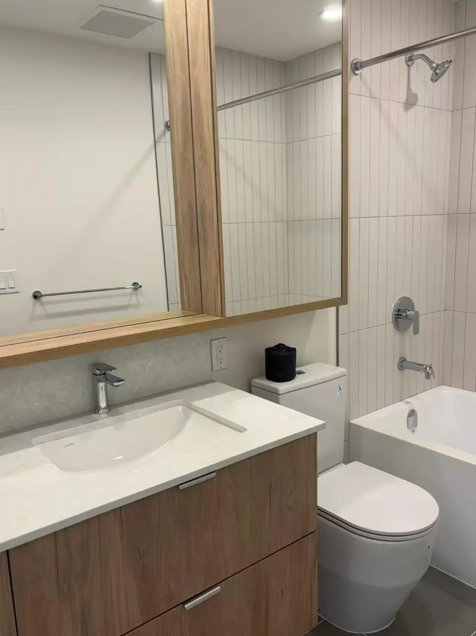 2103 537 Cottonwood Avenue