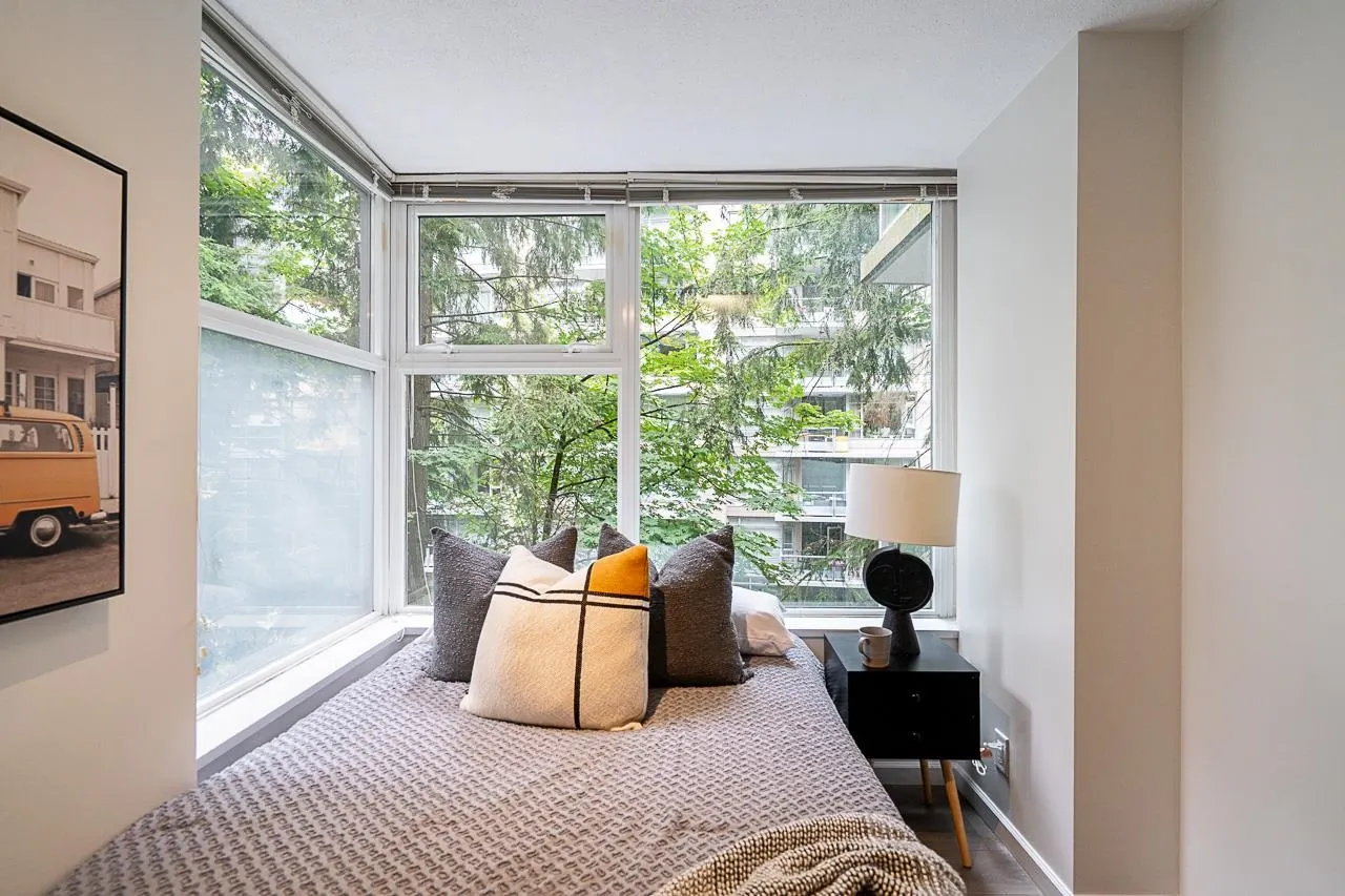 311 9262 University Crescent