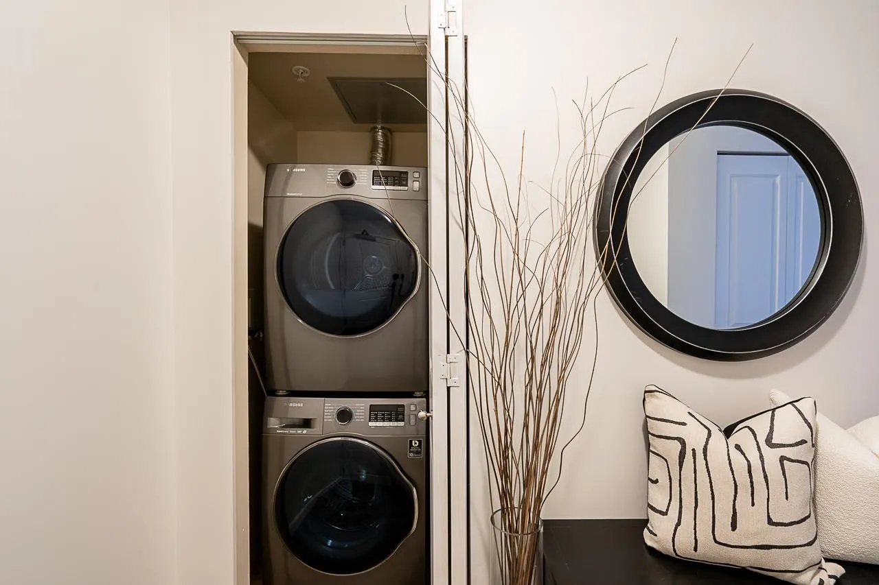 311 9262 University Crescent