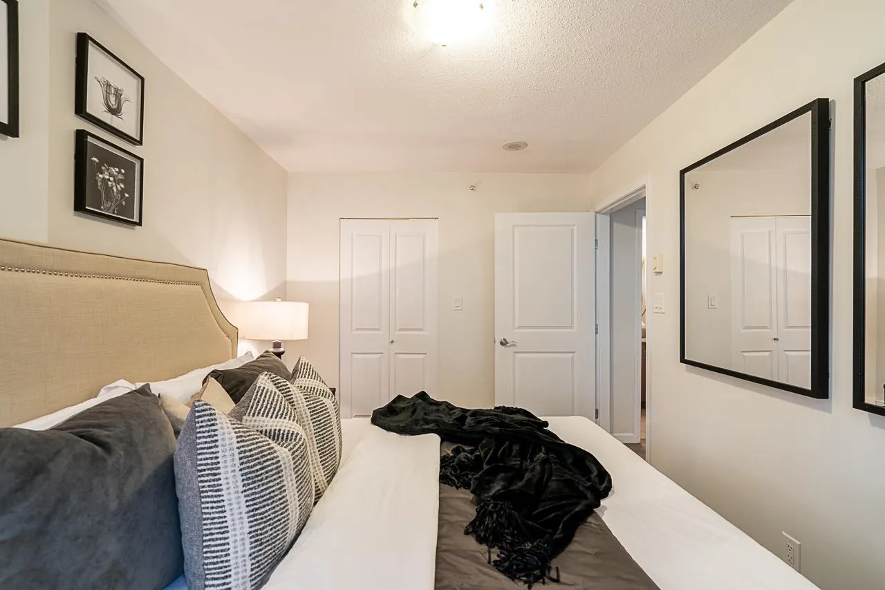 311 9262 University Crescent